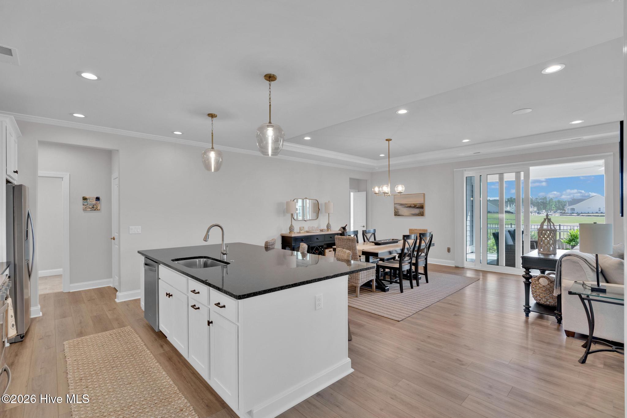 100567650 | Photo 14