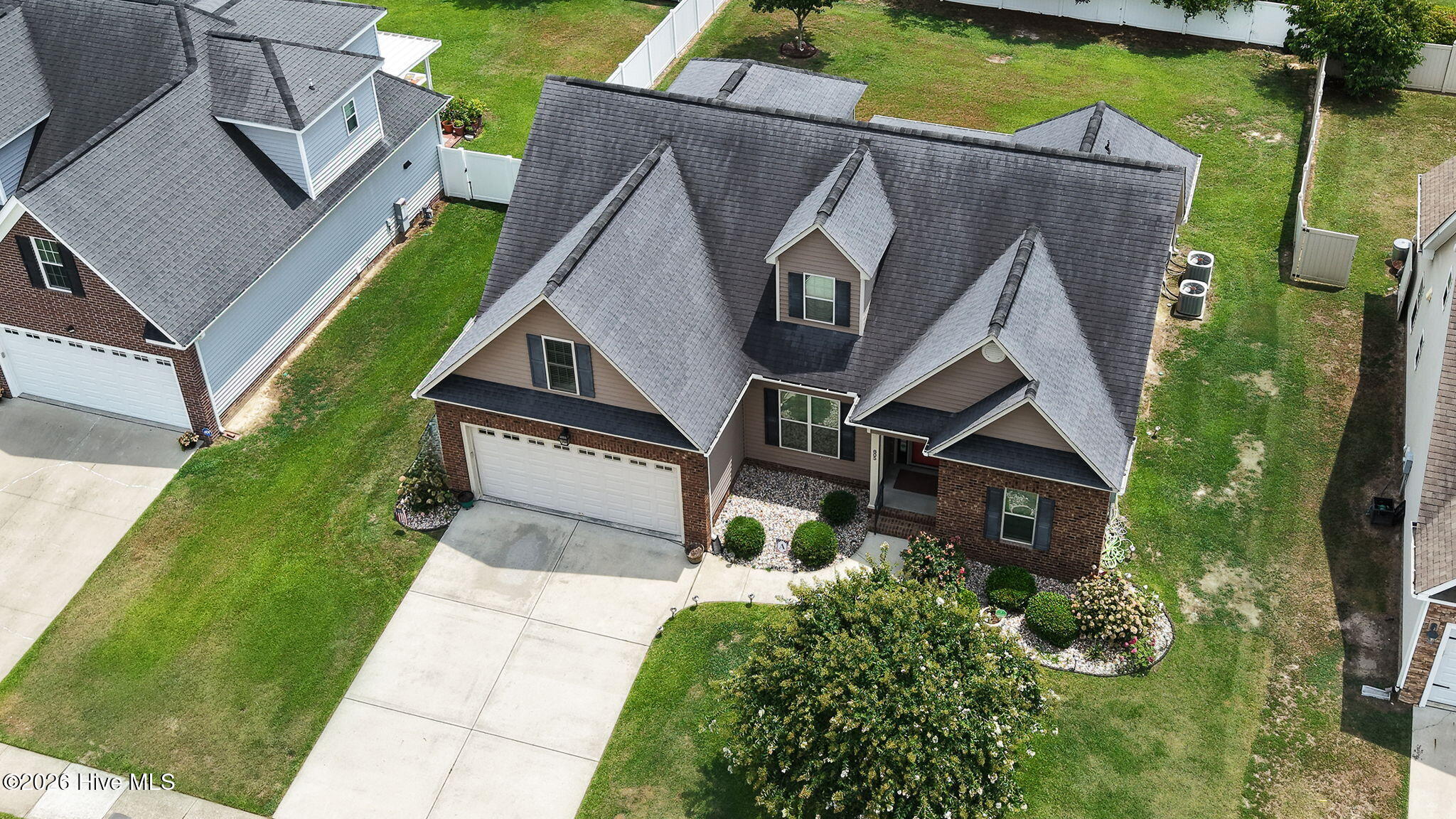 Photo 3 of Single family home for sale at 805 Megan Dr, Greenville, NC 27834 | MLS# 100606151 | Listing updated on 2026-09-25