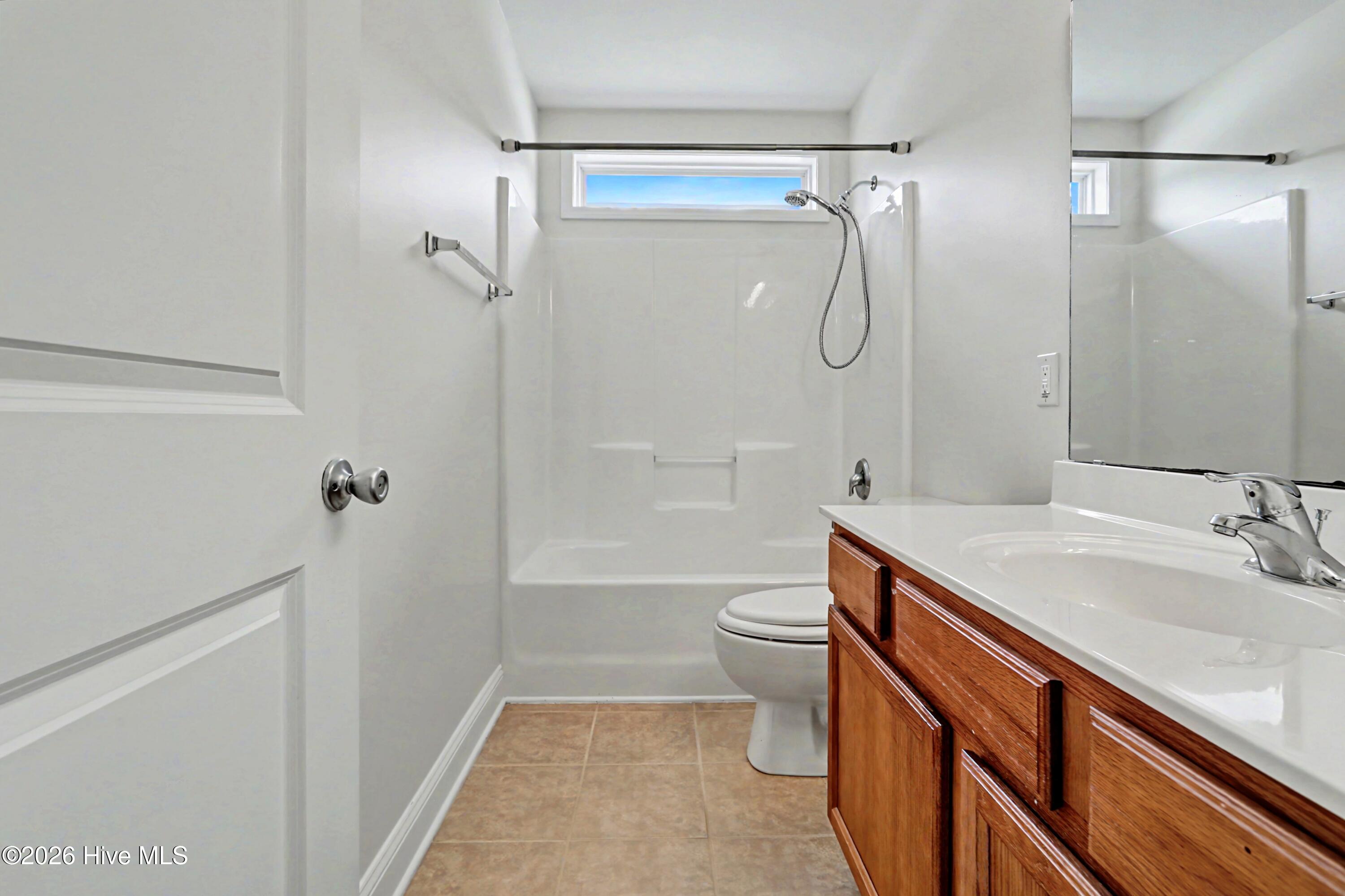 100562113 | Photo 12