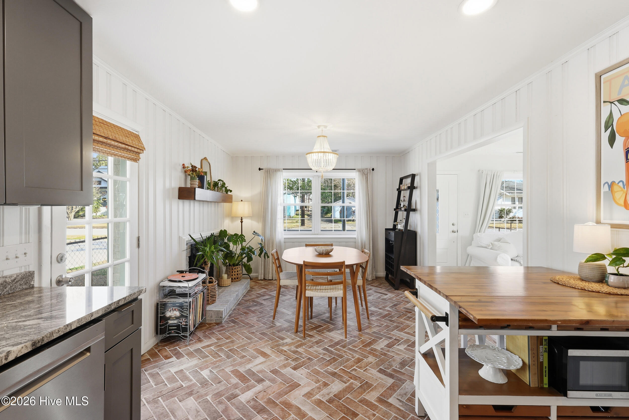 100547874 | Photo 14