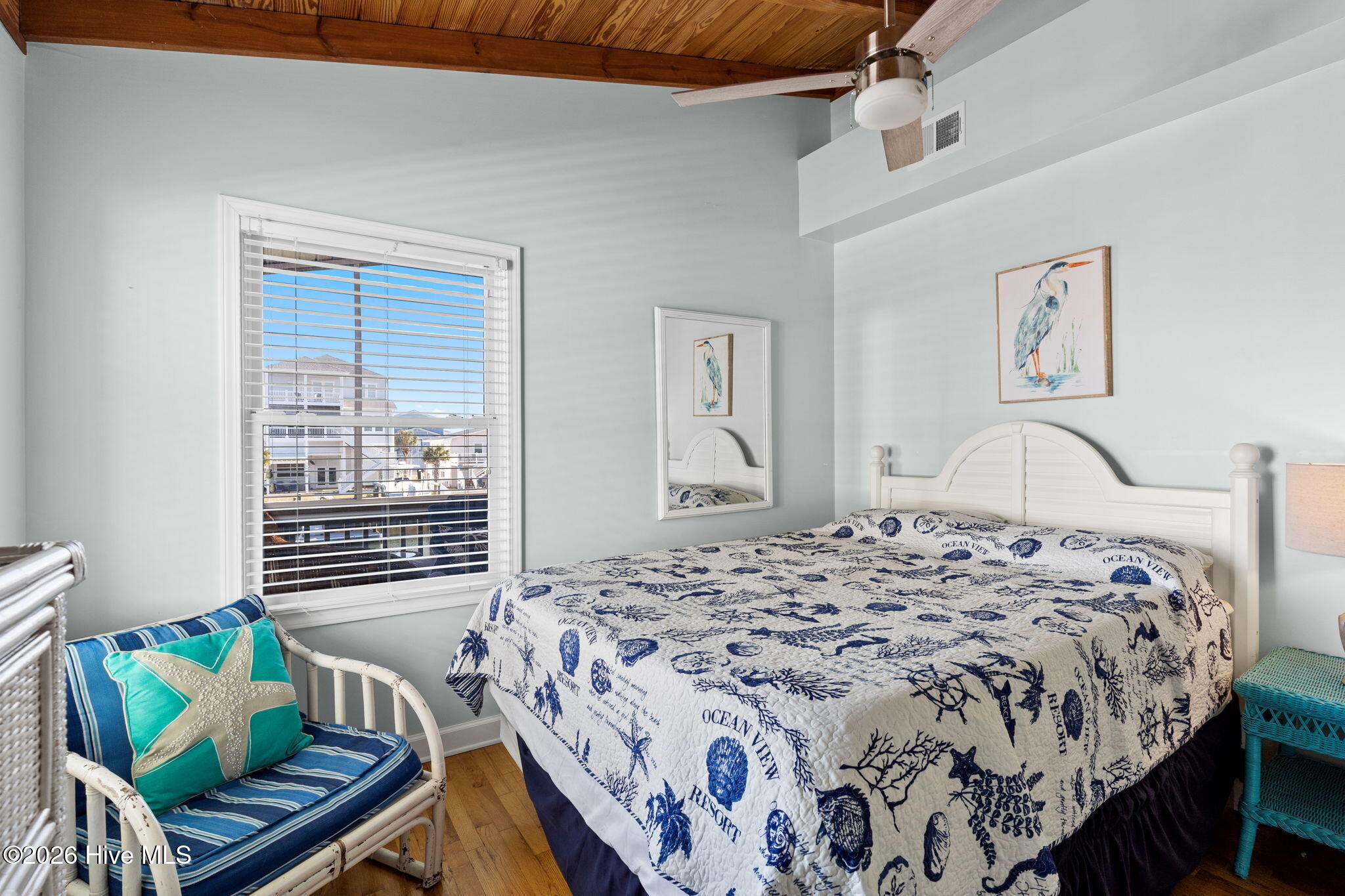 100549664 | Photo 16