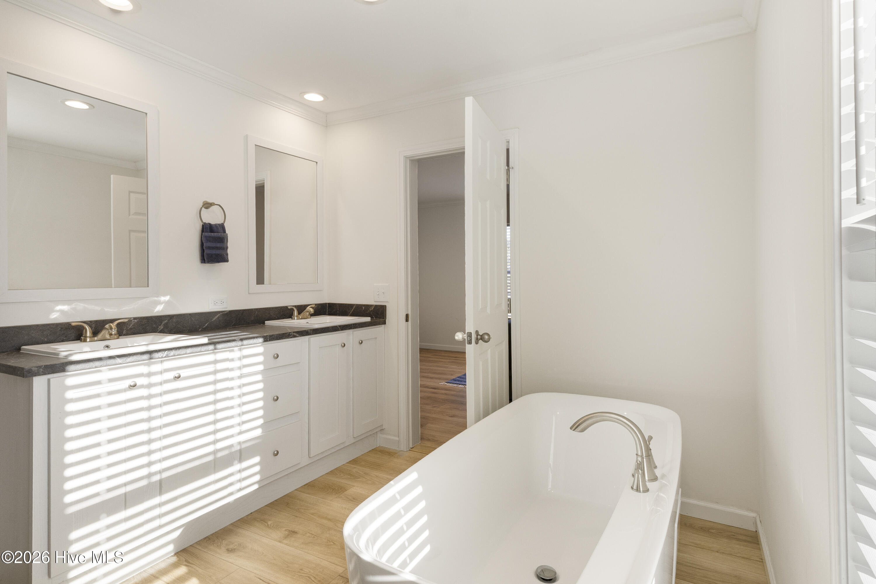 100552781 | Photo 17