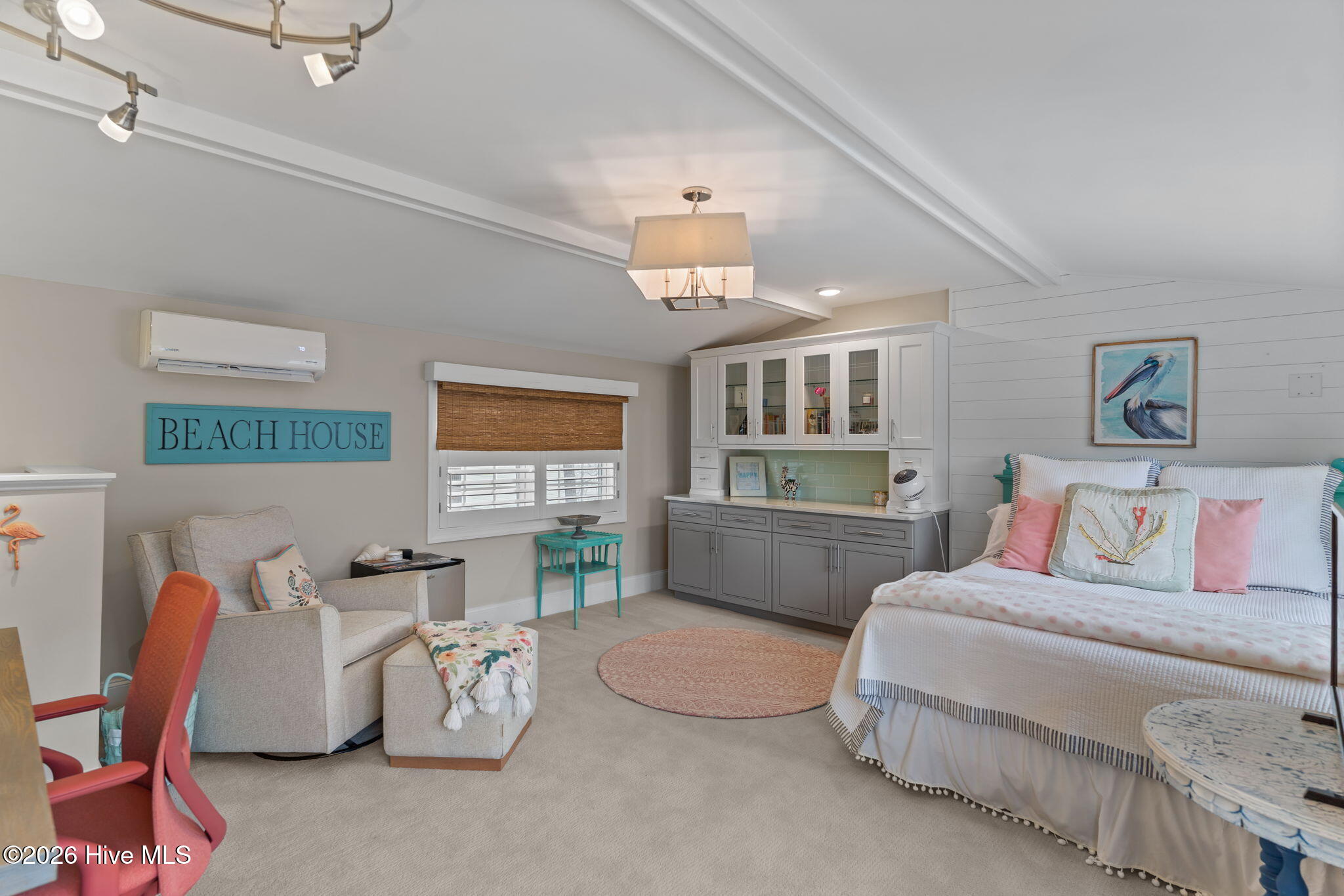 100557179 | Photo 39