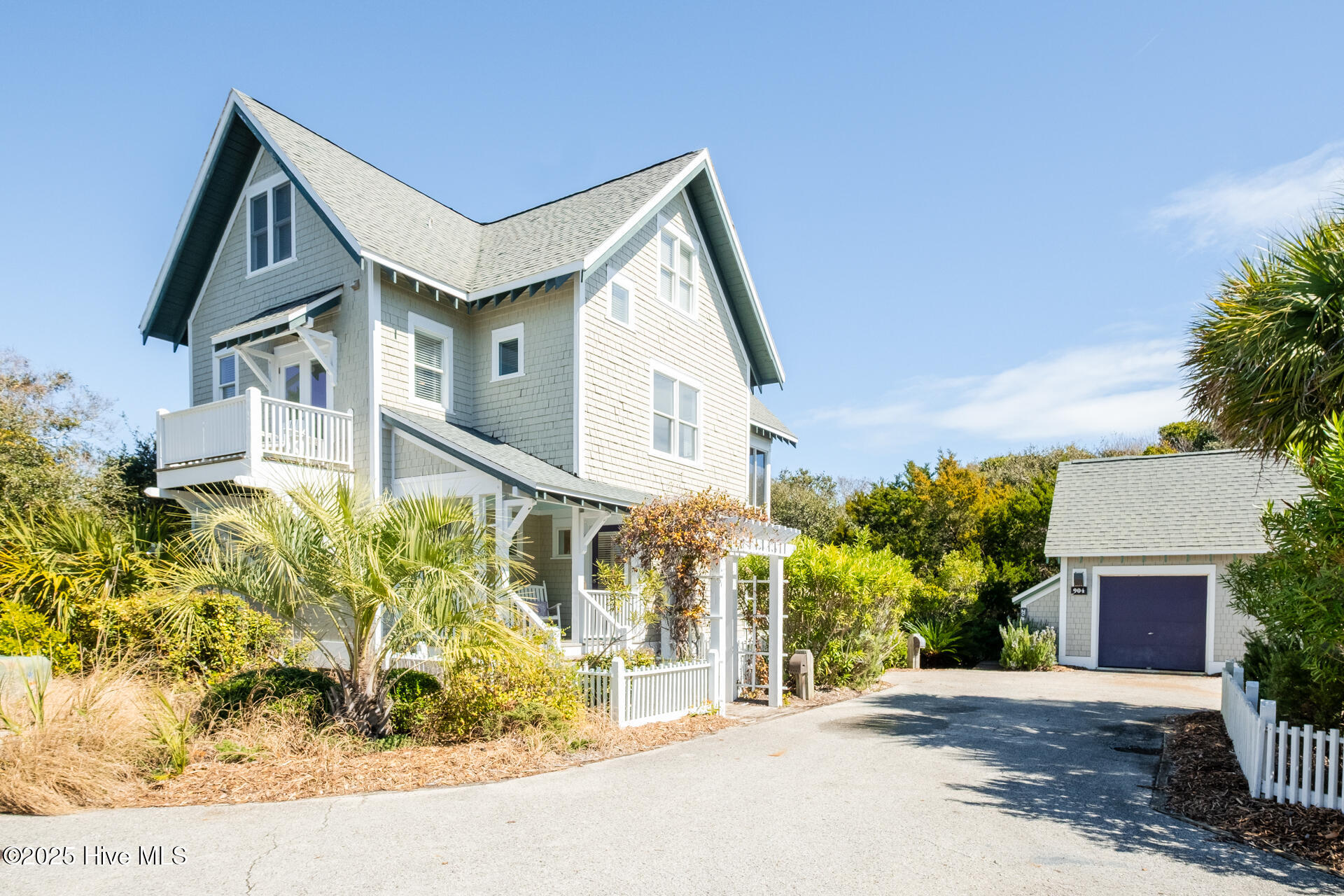 100493663 | Photo 46