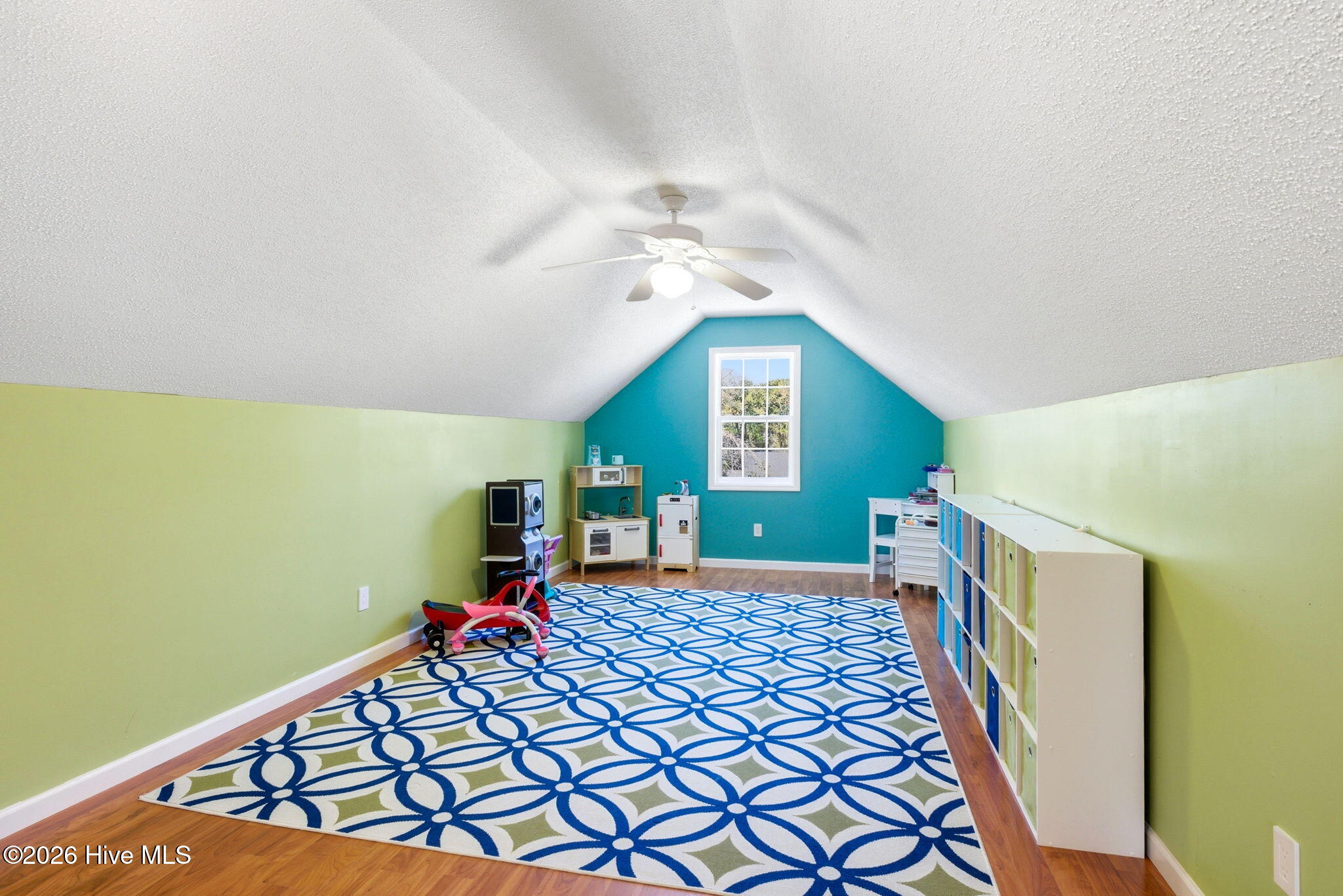 100563483 | Photo 21