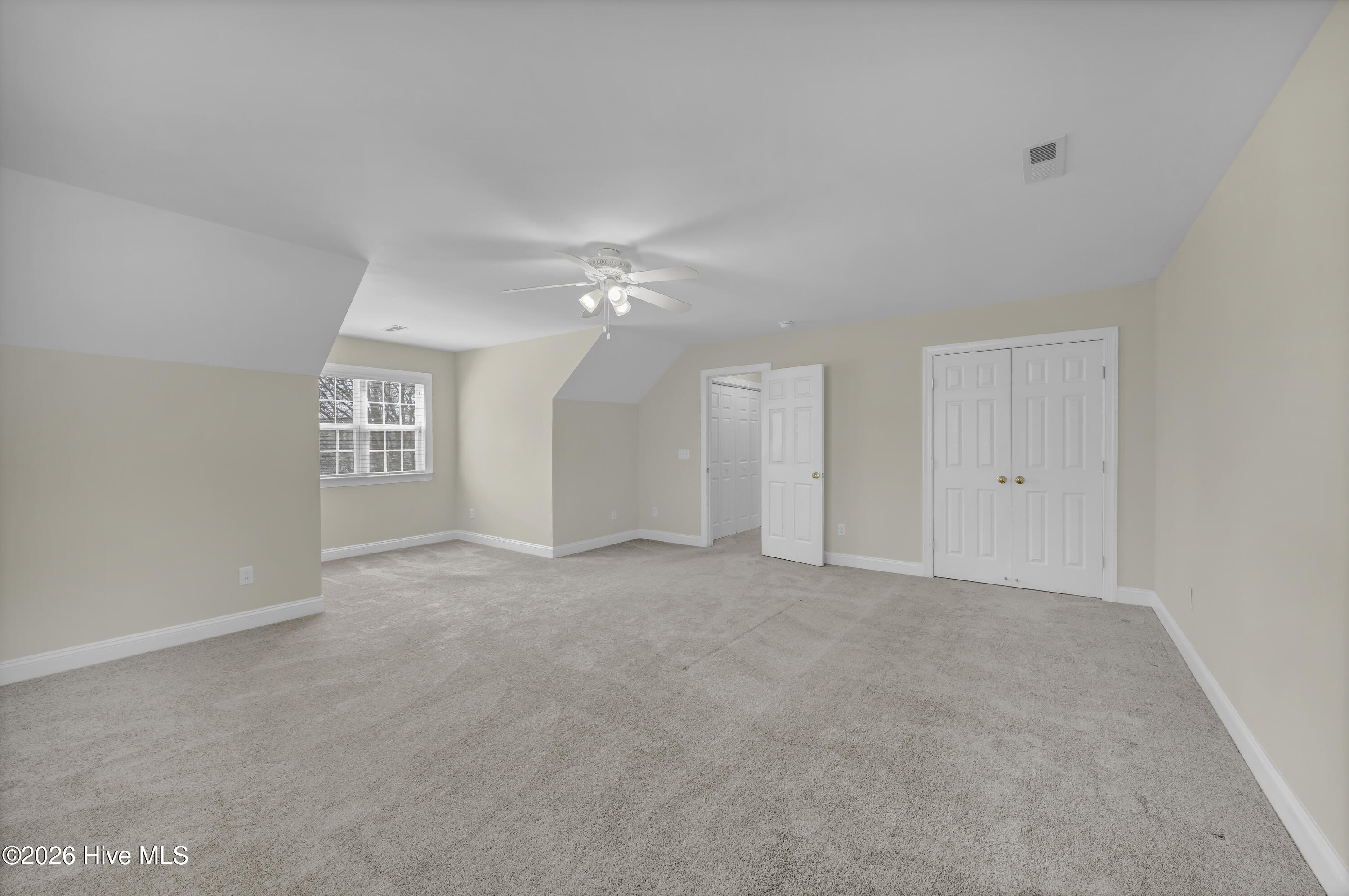 100541932 | Photo 26