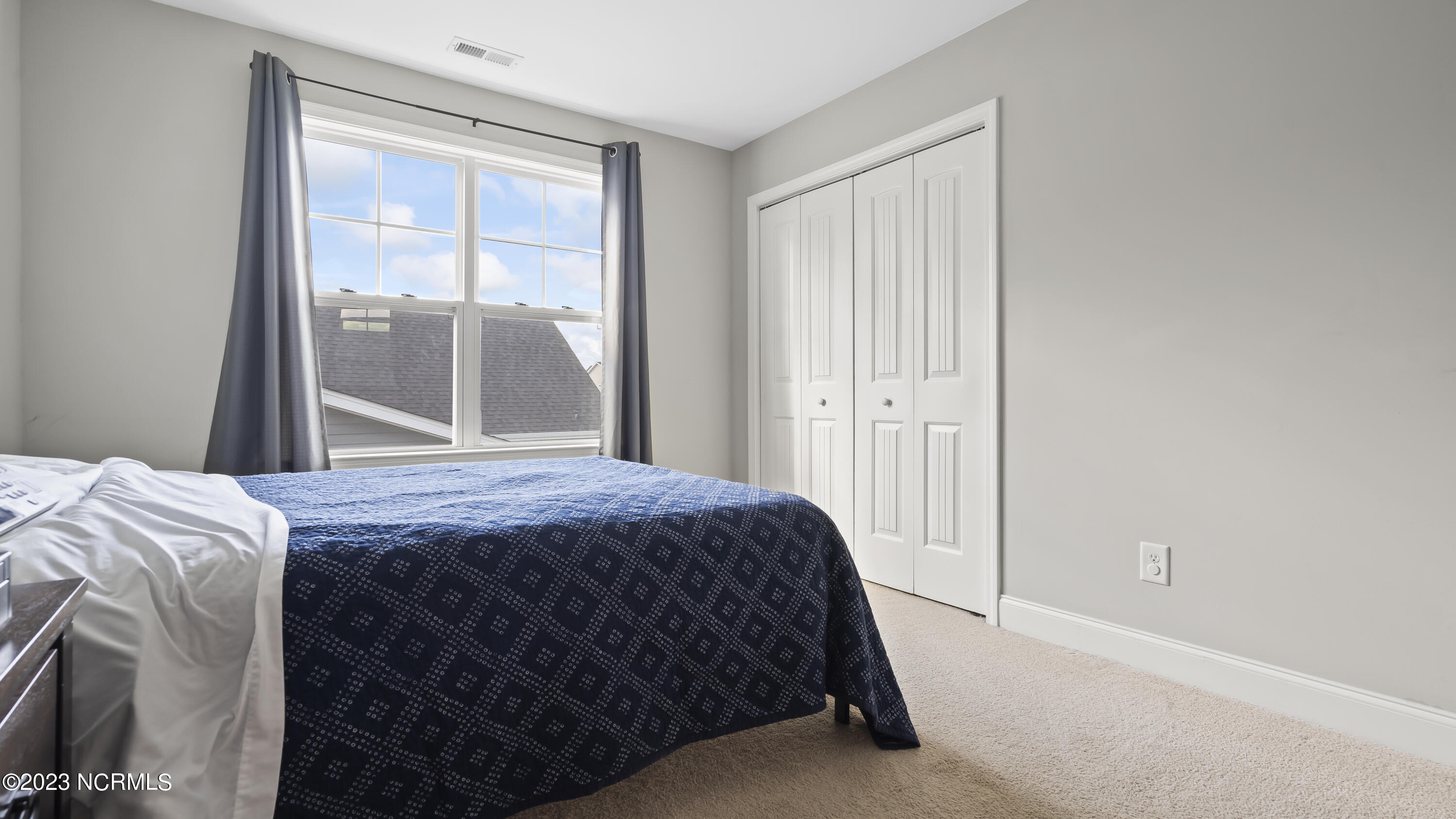 100563607 | Photo 34