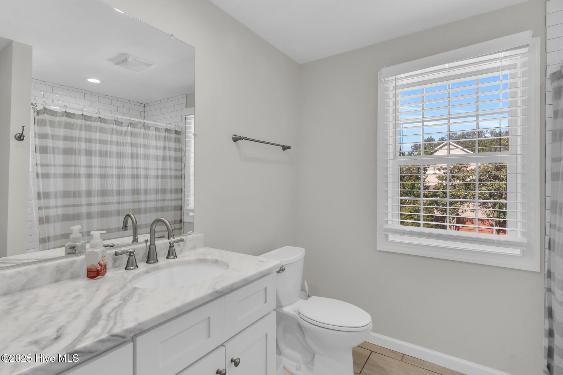 100532167 | Photo 67