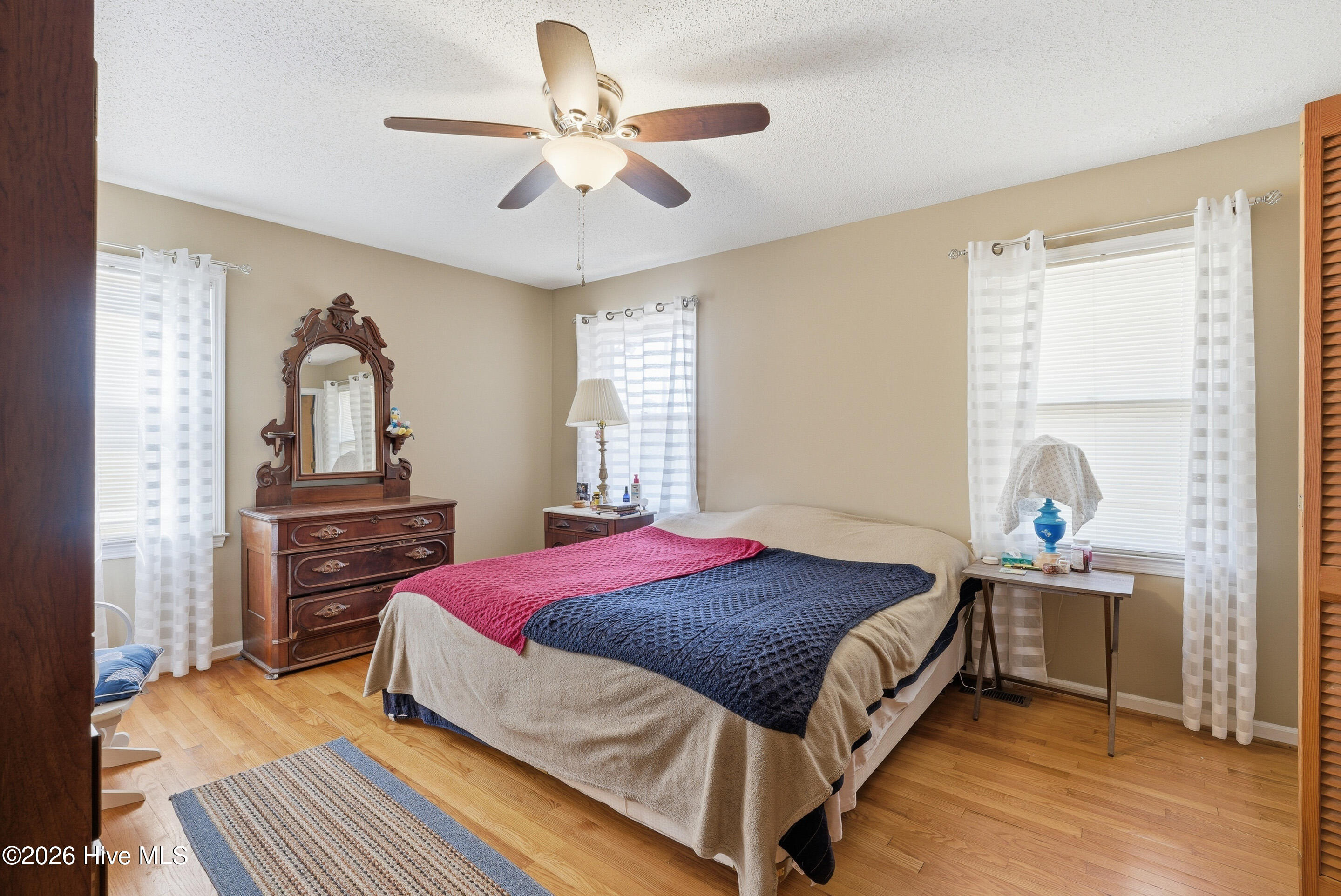 100561616 | Photo 19