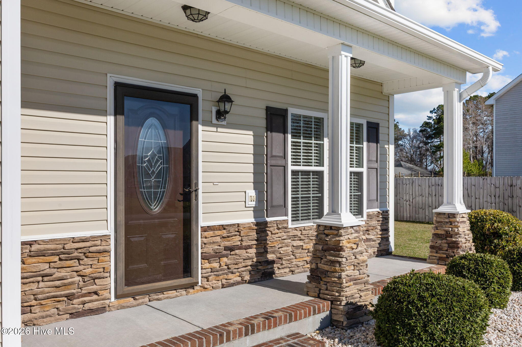 100560310 | Photo 41