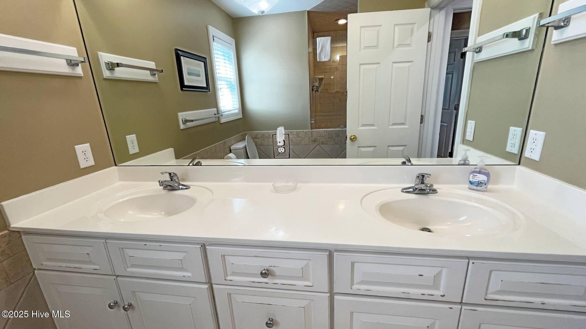 100496686 | Photo 50