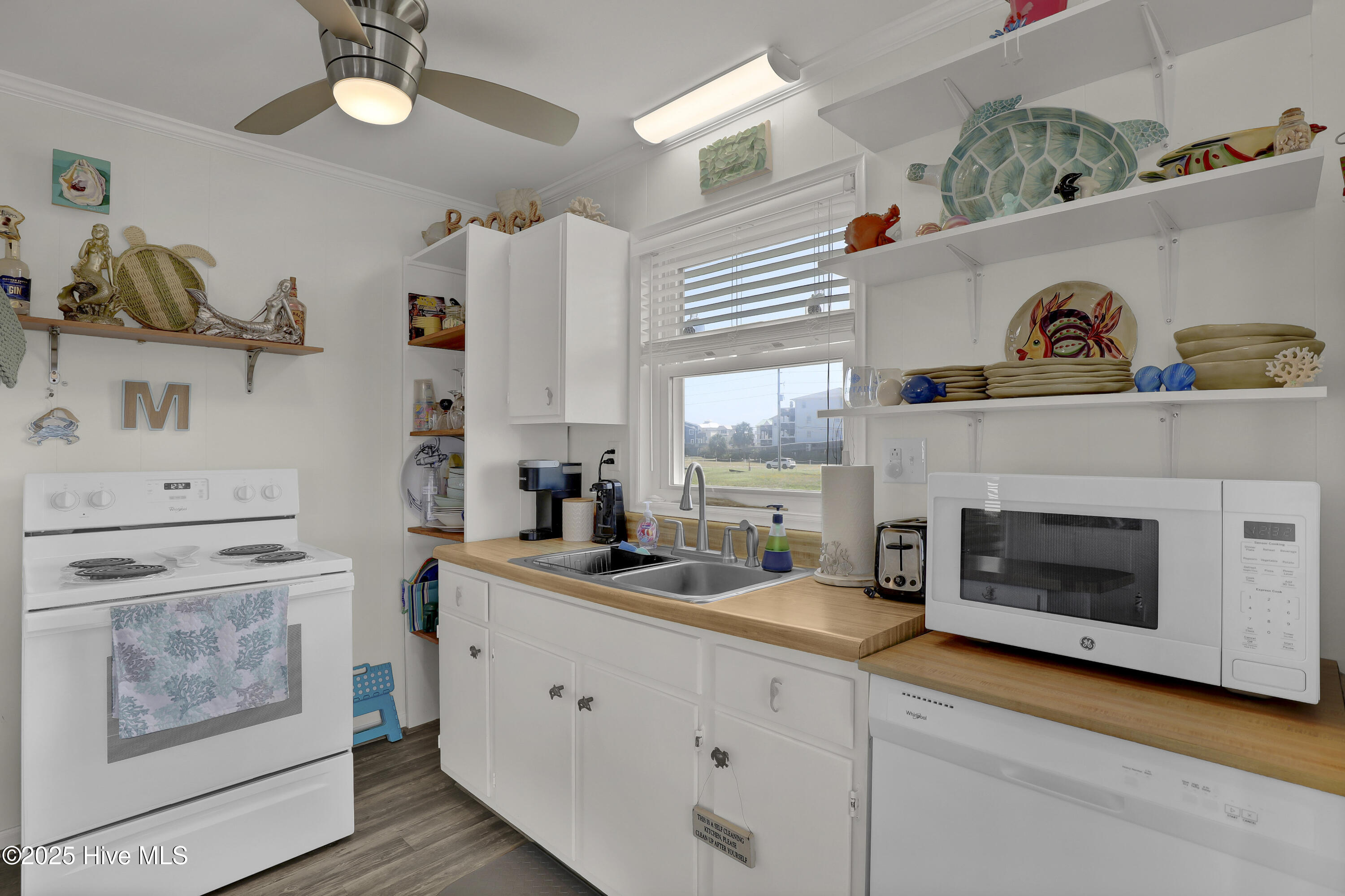 100531386 | Photo 12