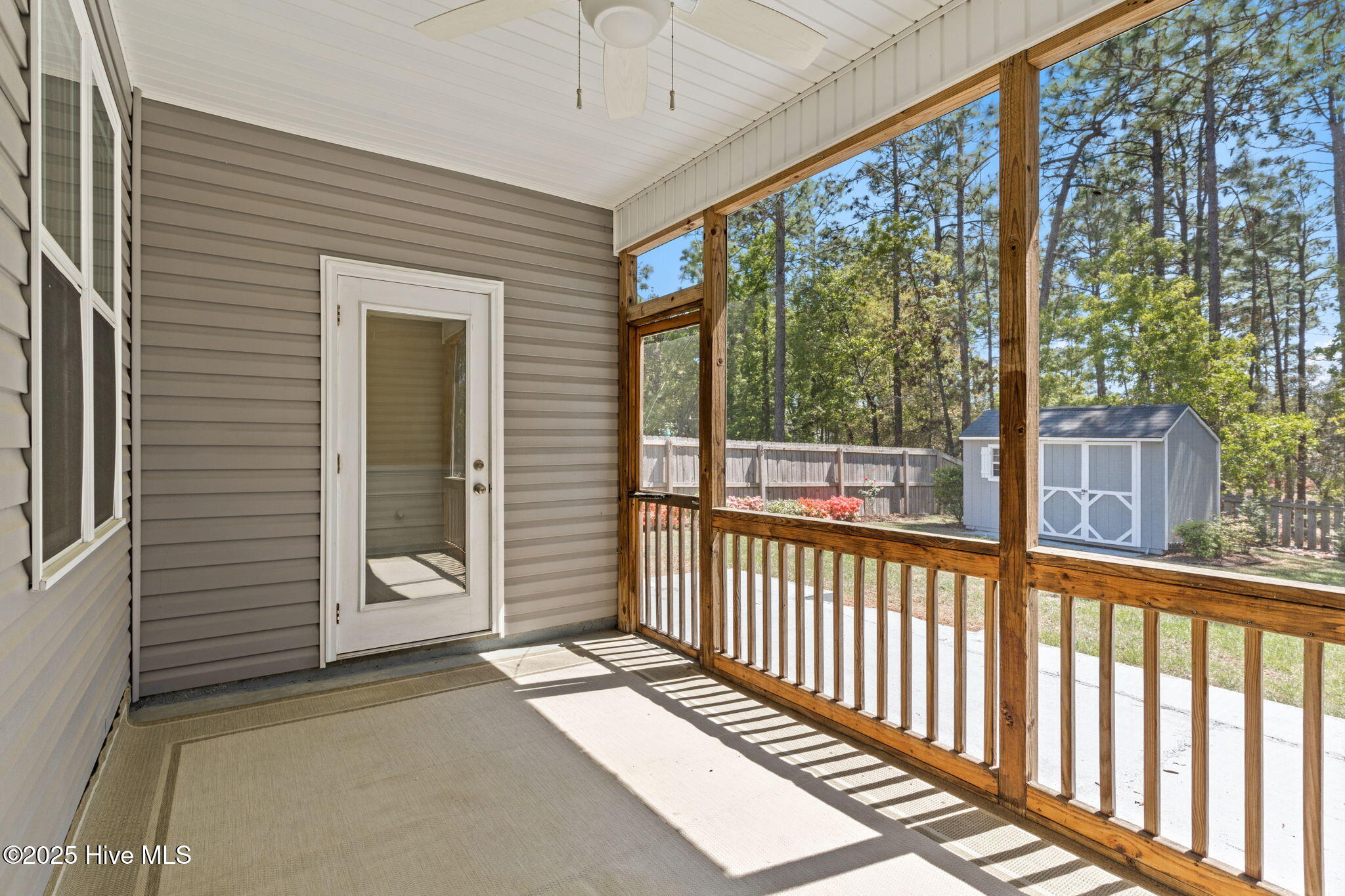 100501996 | Photo 35