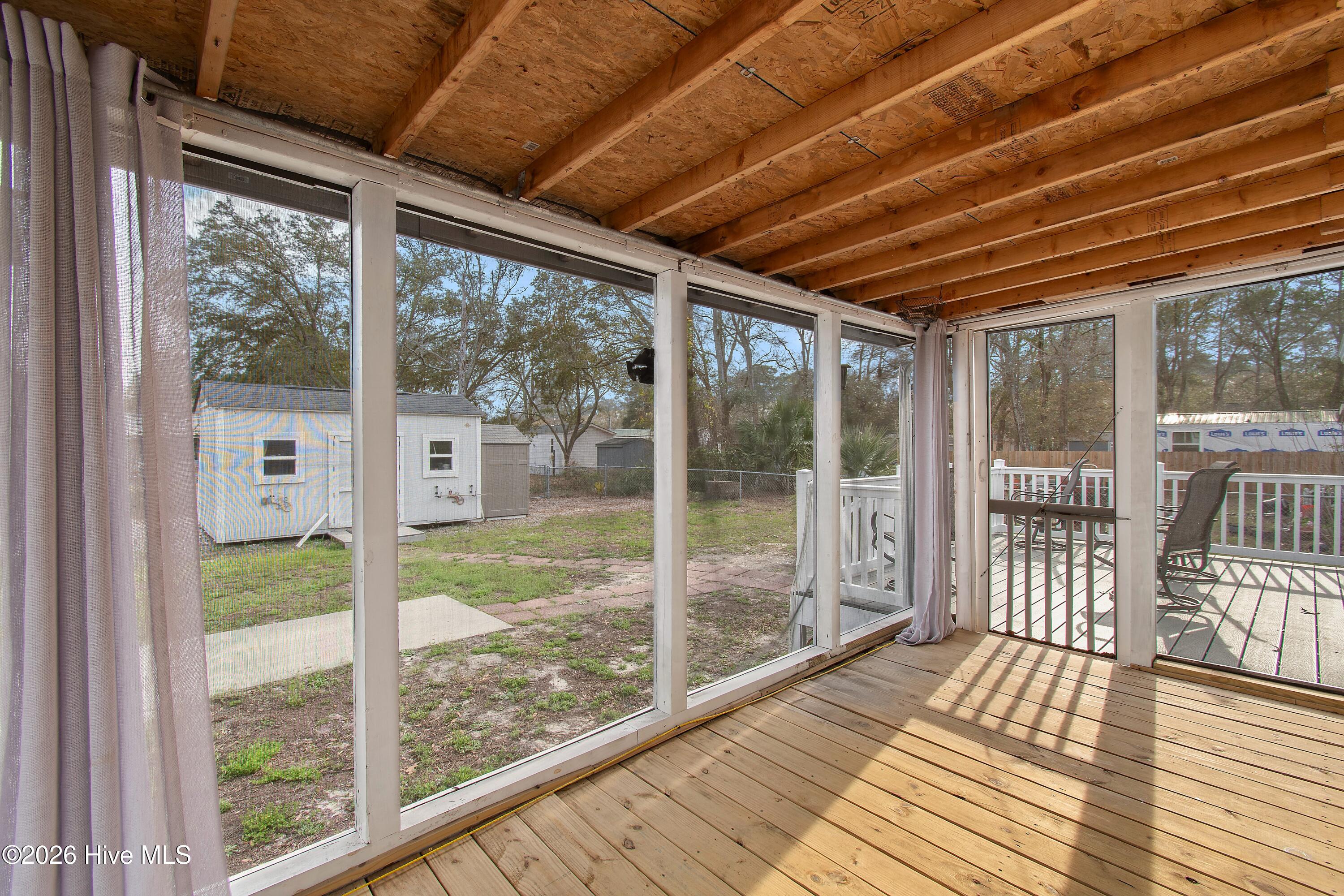 100560053 | Photo 27