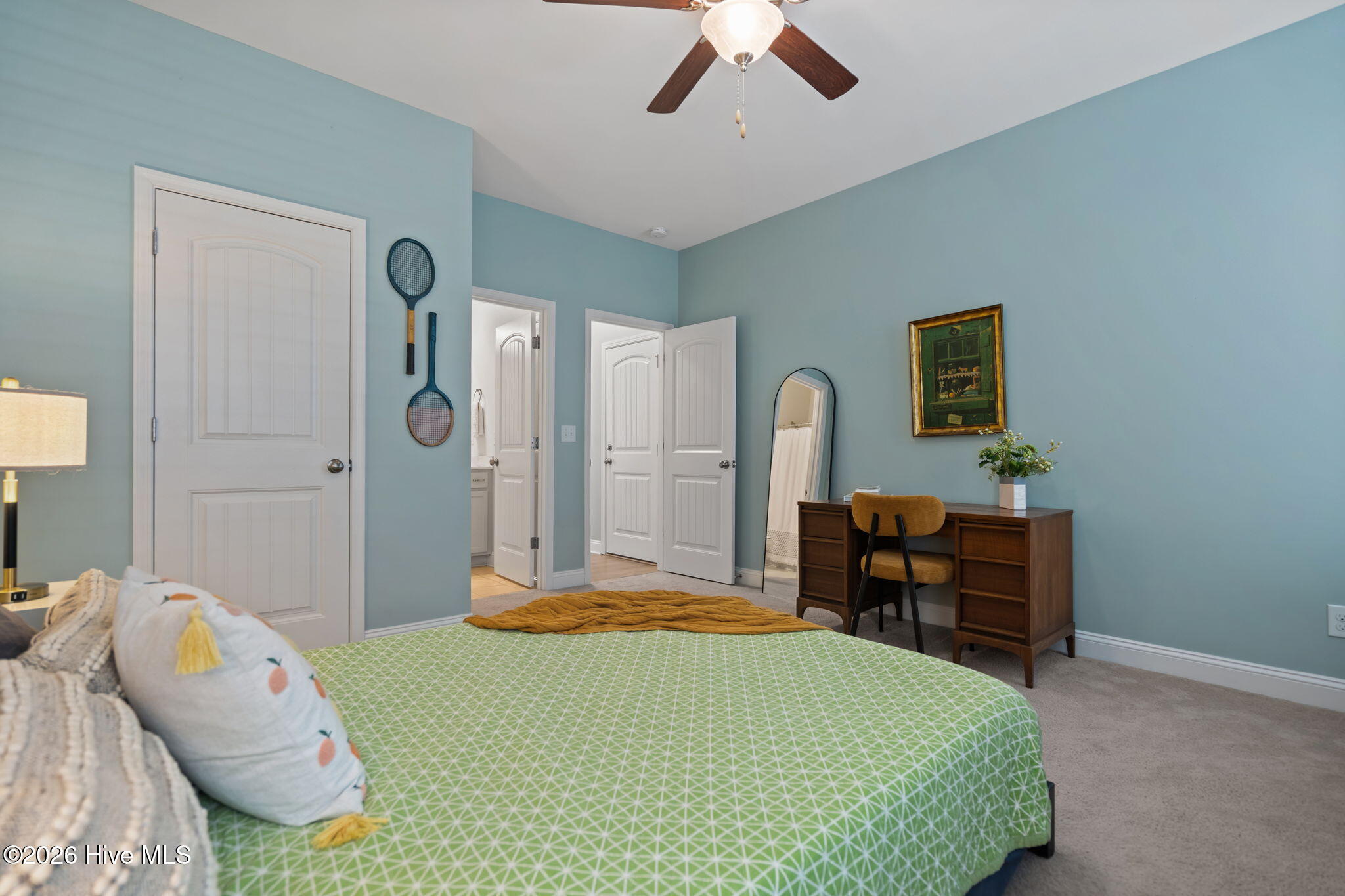 100562615 | Photo 41