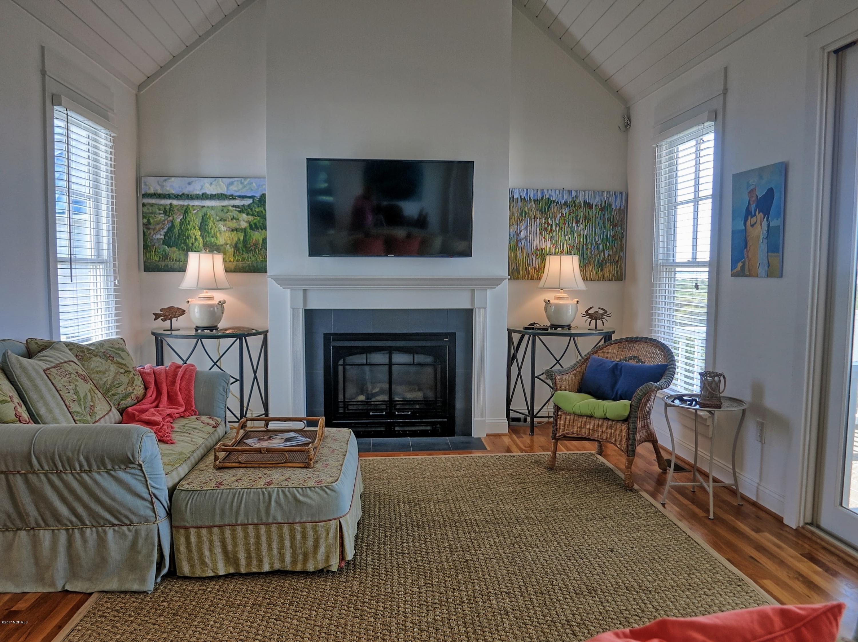 141 East Drive,Harkers Island