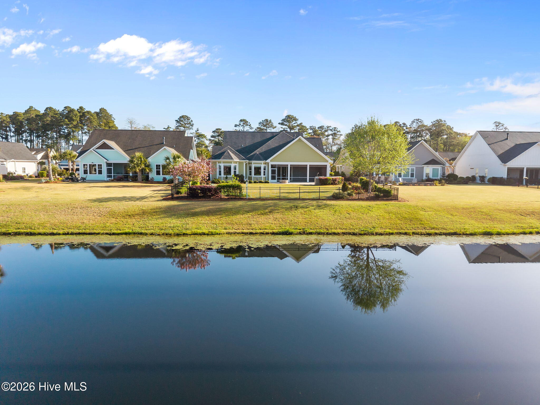 100566700 | Photo 47