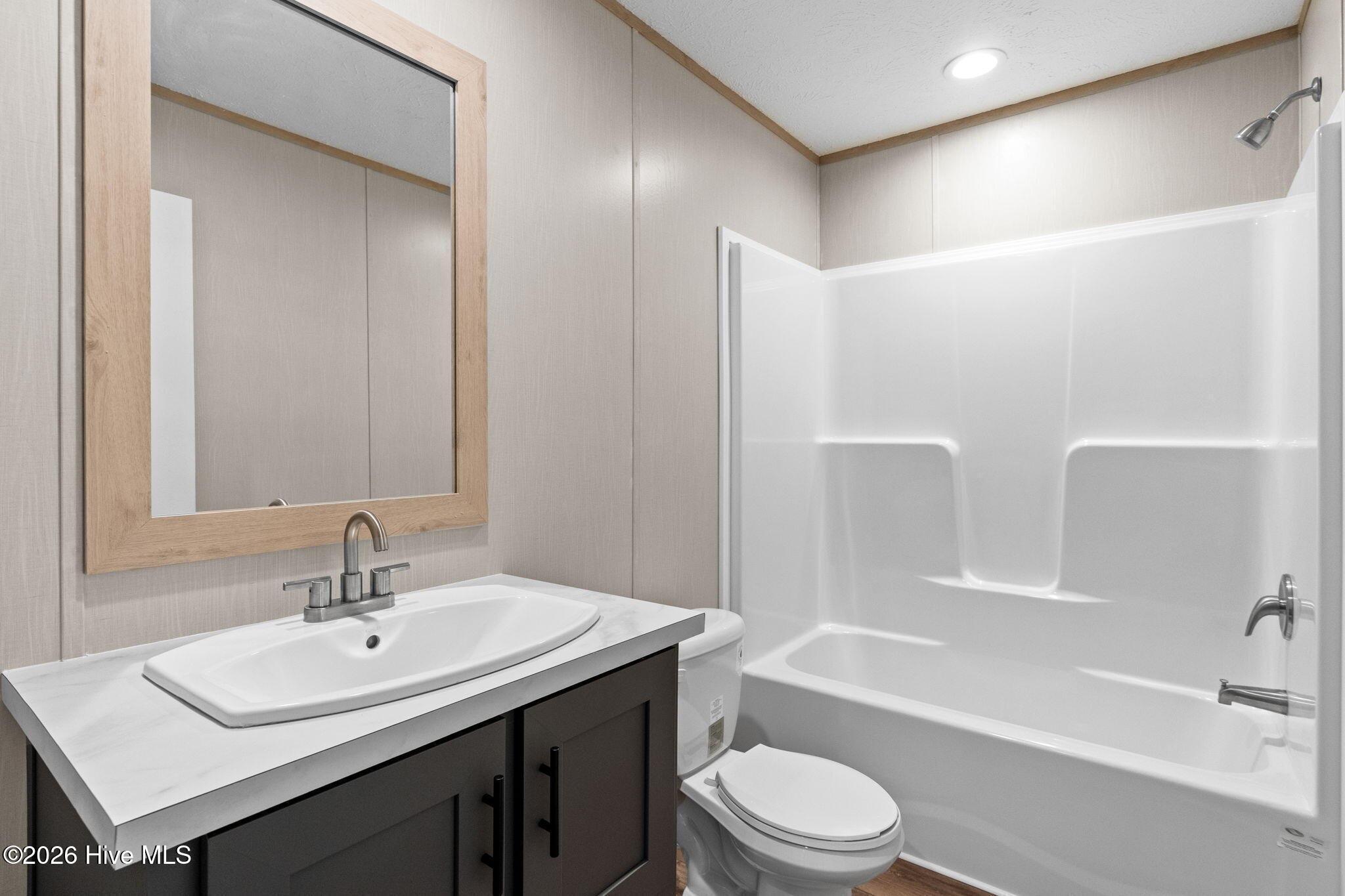 100547883 | Photo 25