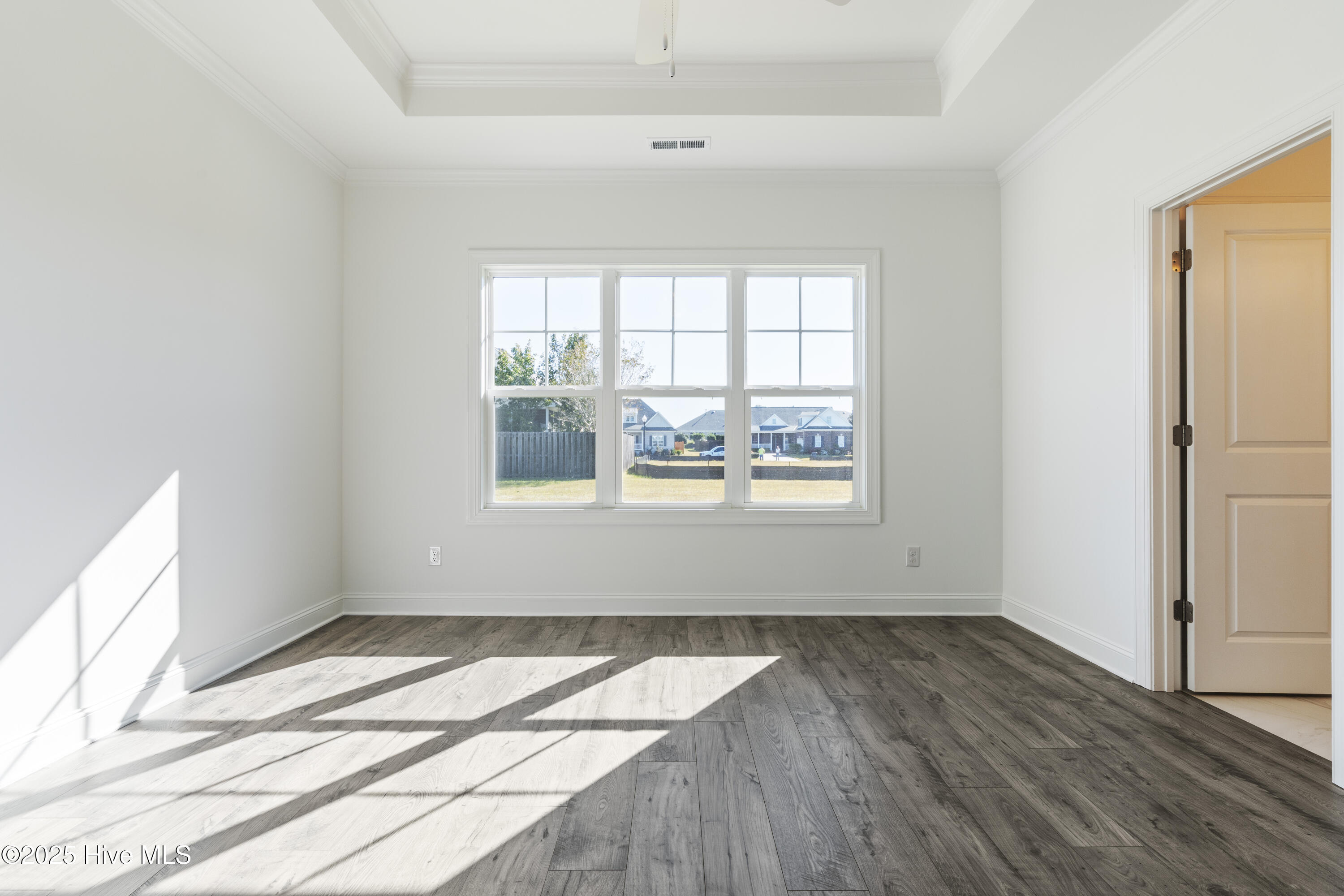 100517740 | Photo 16