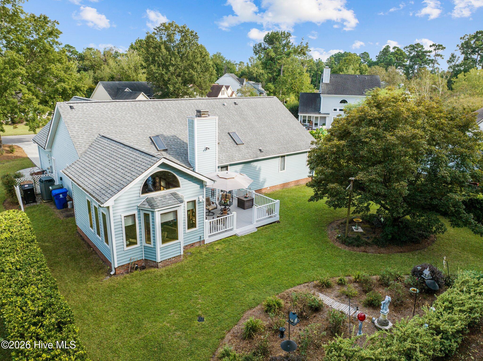 100568995 | Photo 52