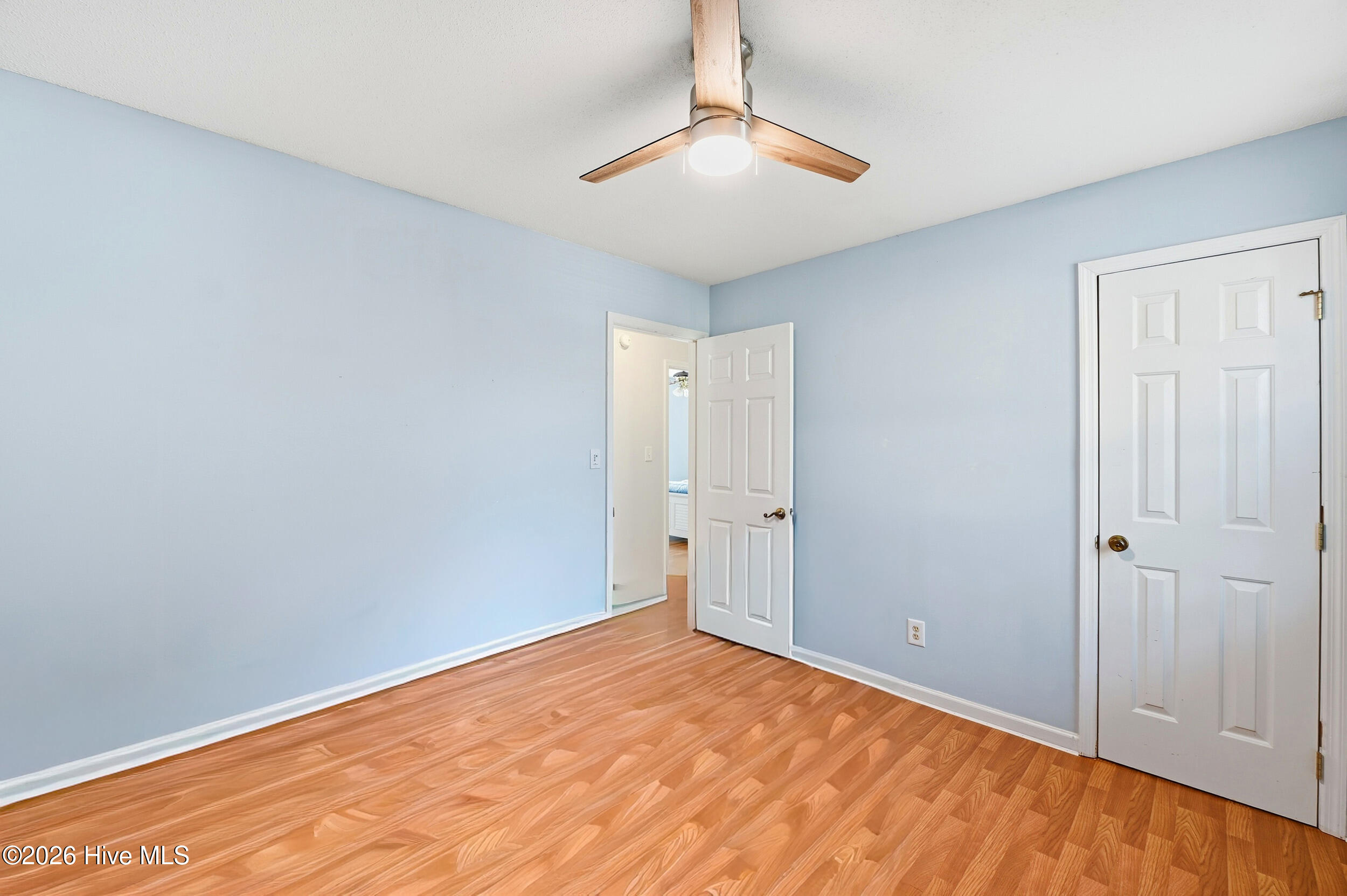 100551397 | Photo 16