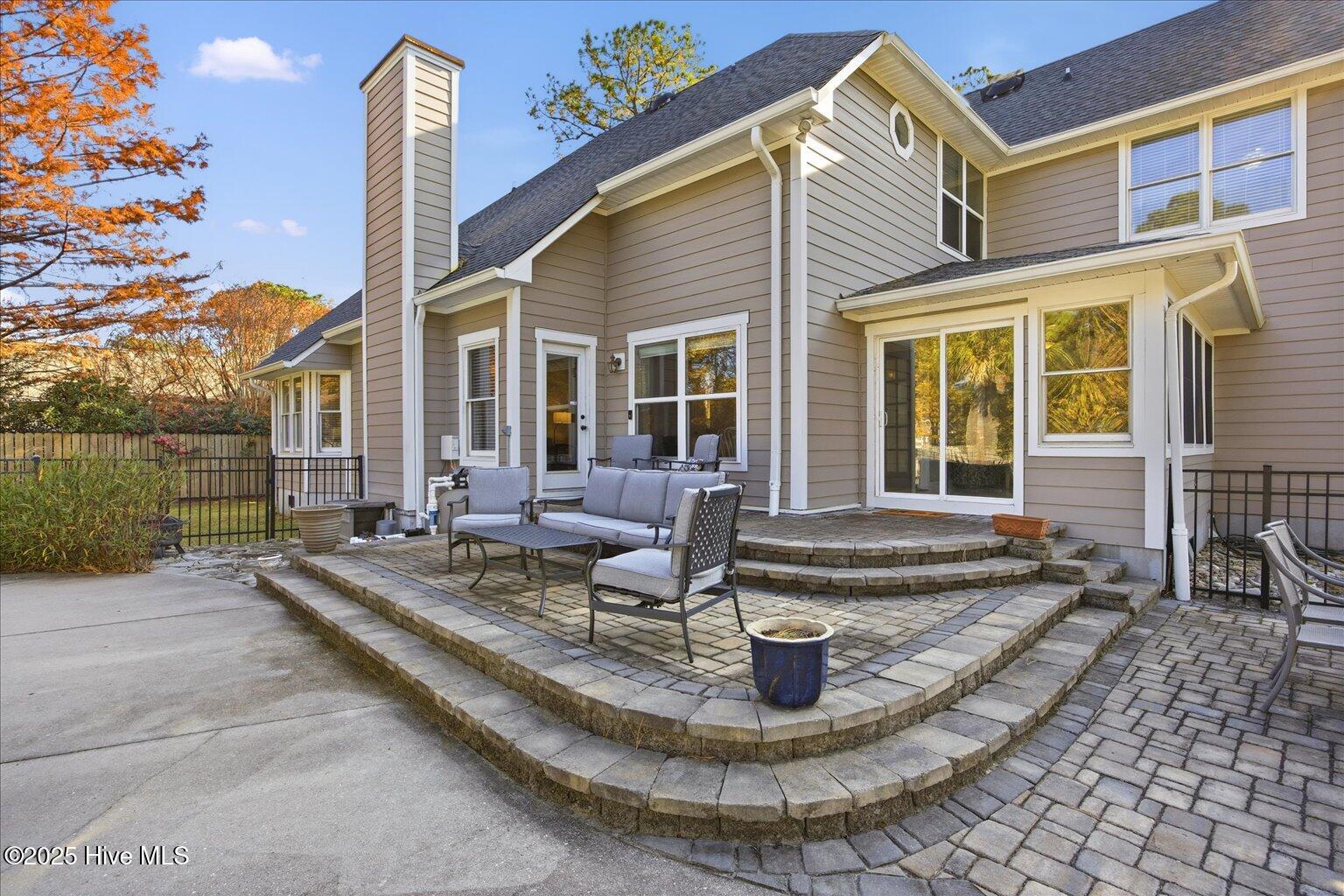 100542607 | Photo 43