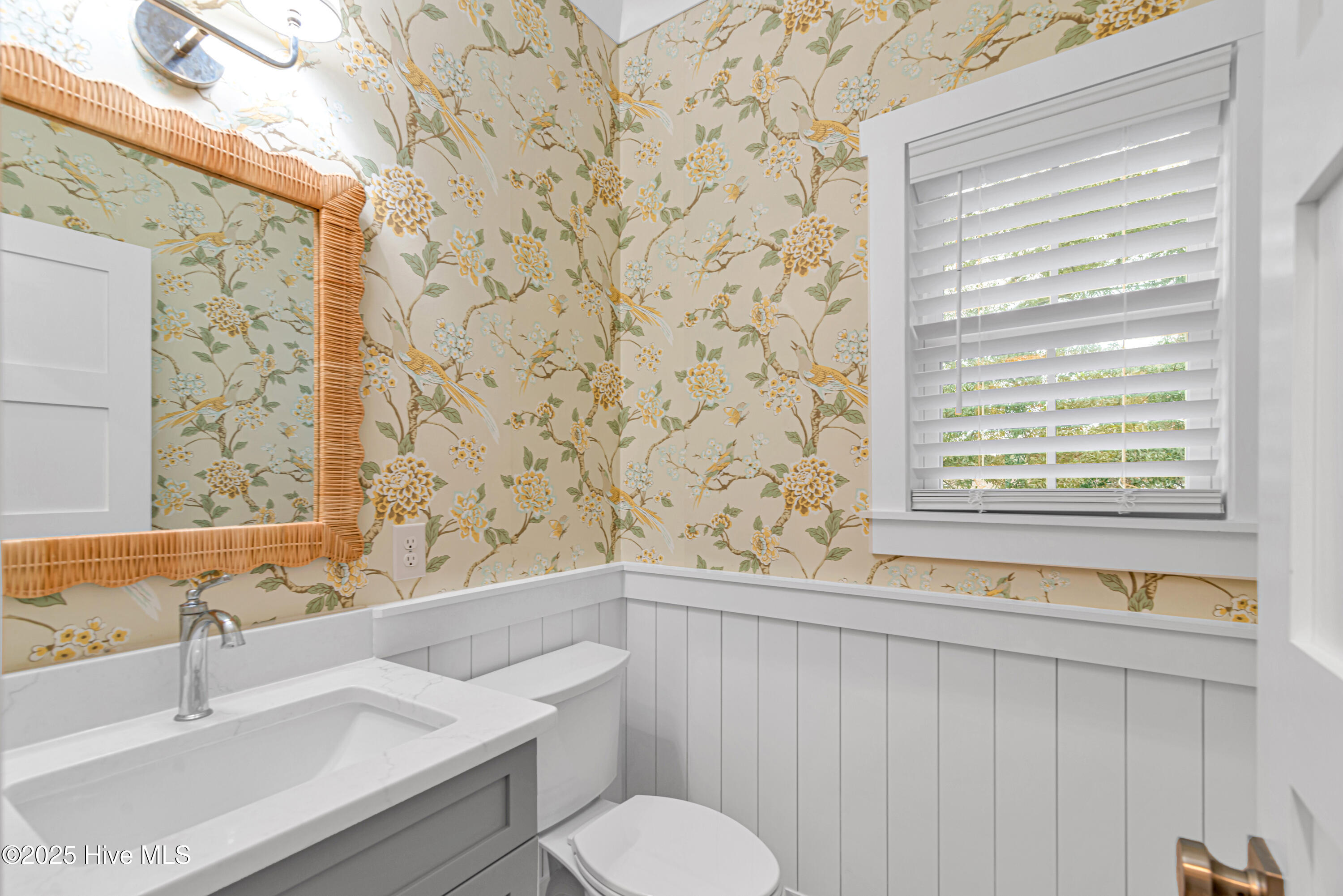 100542674 | Photo 26