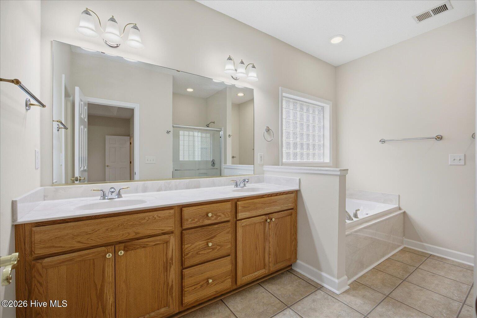 100553011 | Photo 30