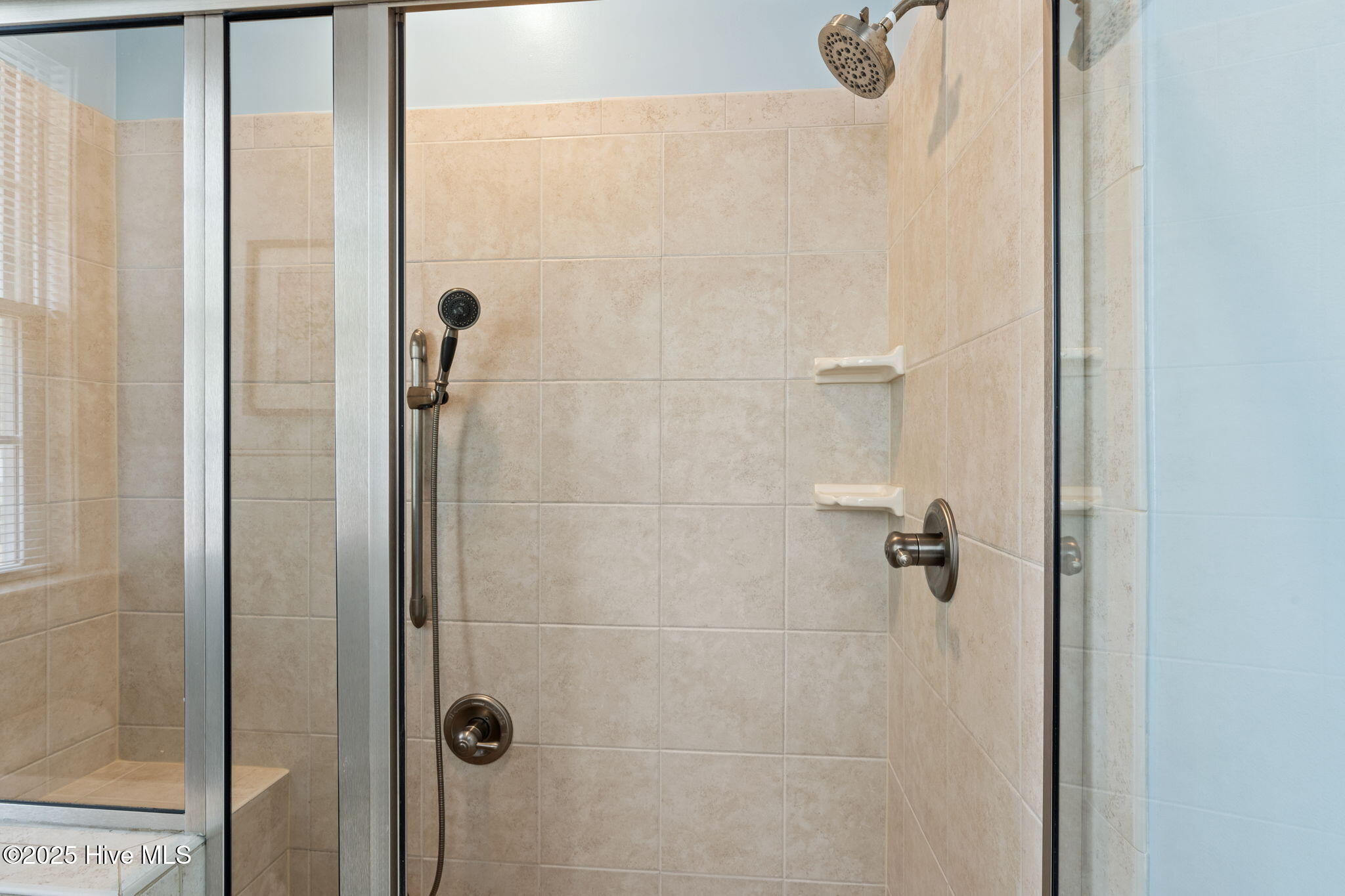 100535013 | Photo 22