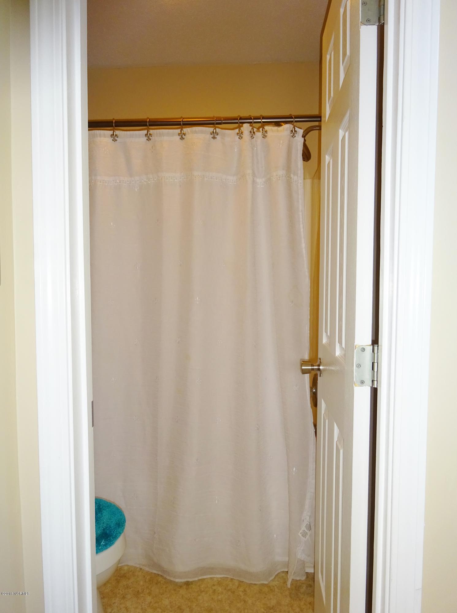 100555136 | Photo 18