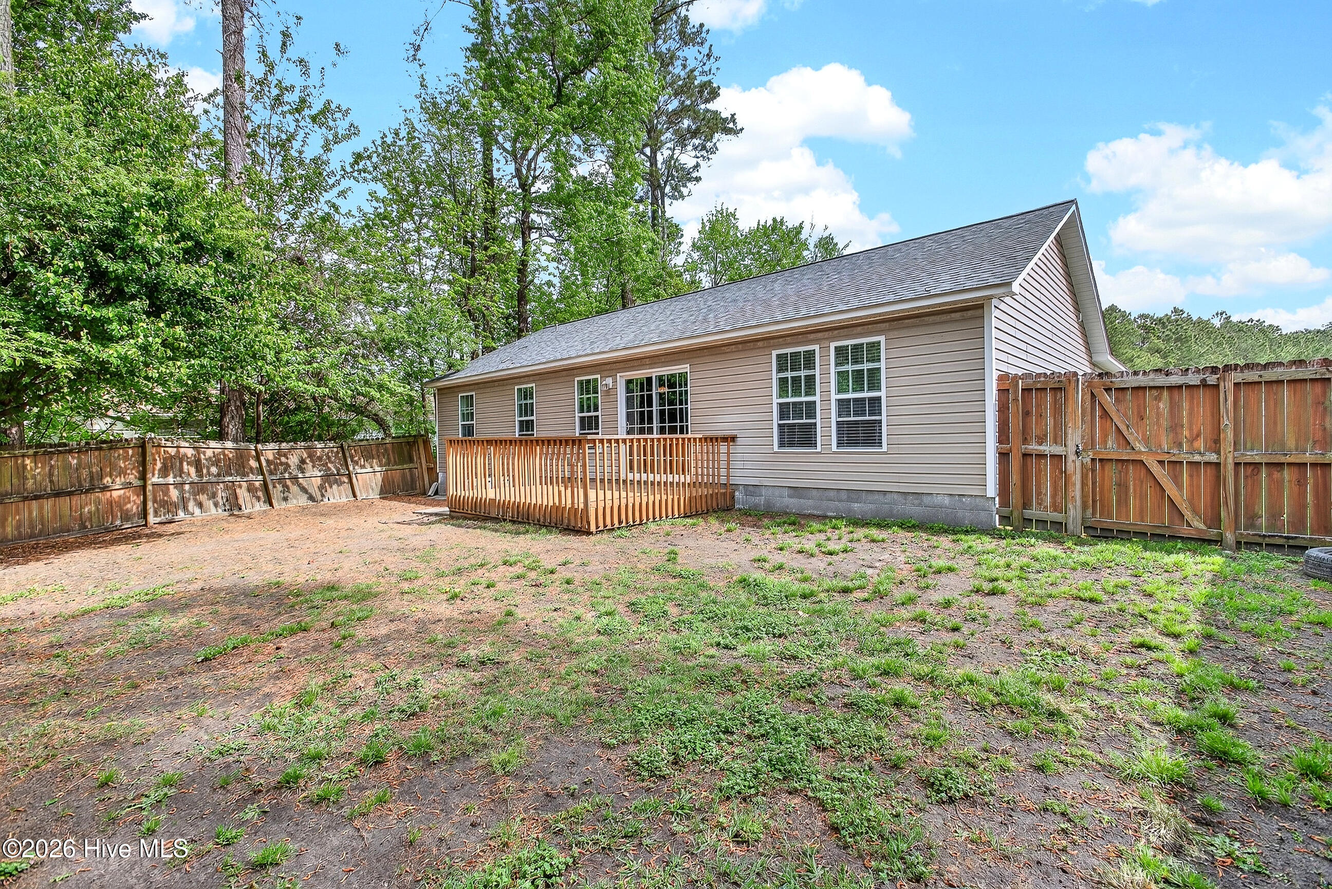 300 Parkwood Drive, Jacksonville, NC, 28546