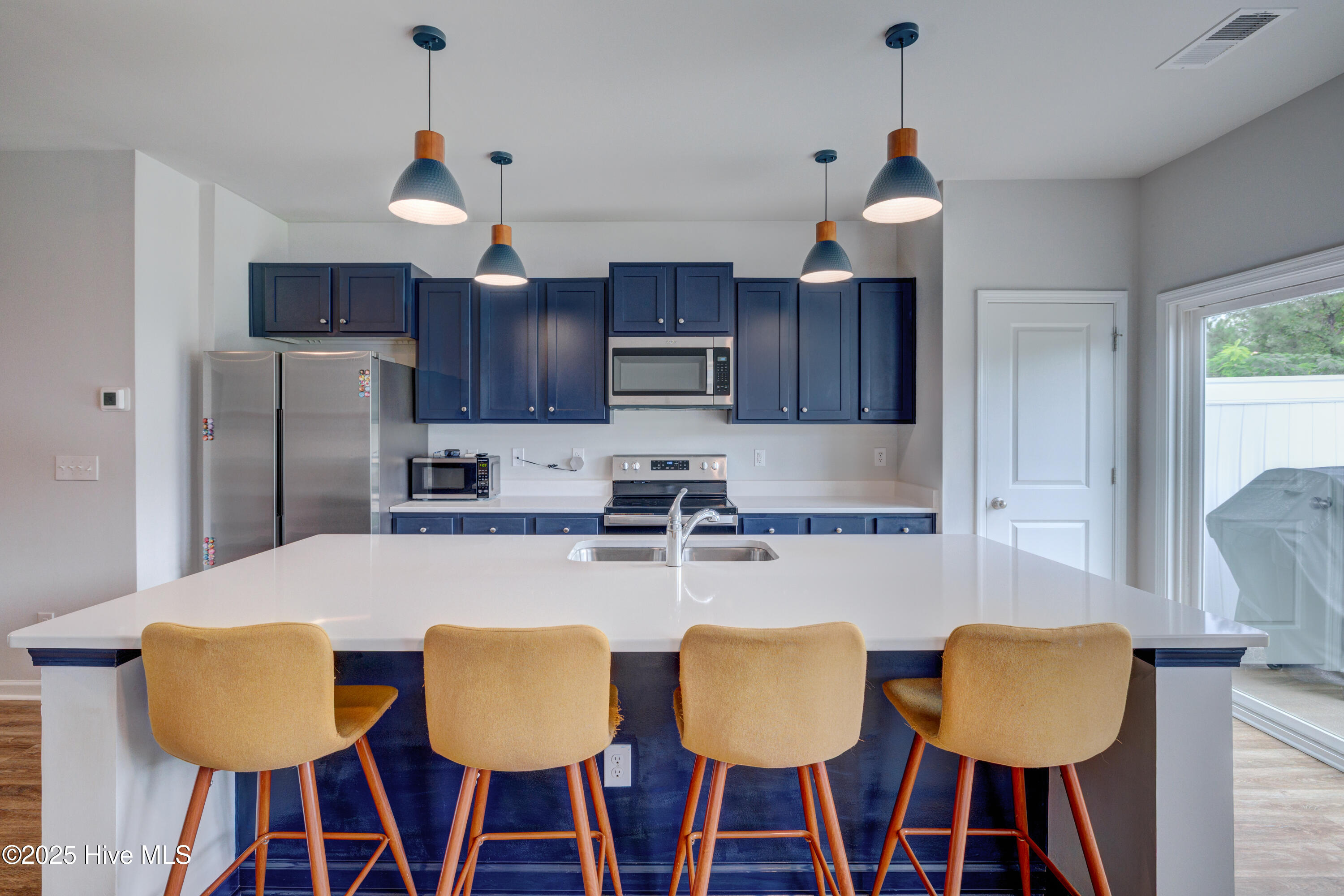 100524829 | Photo 23