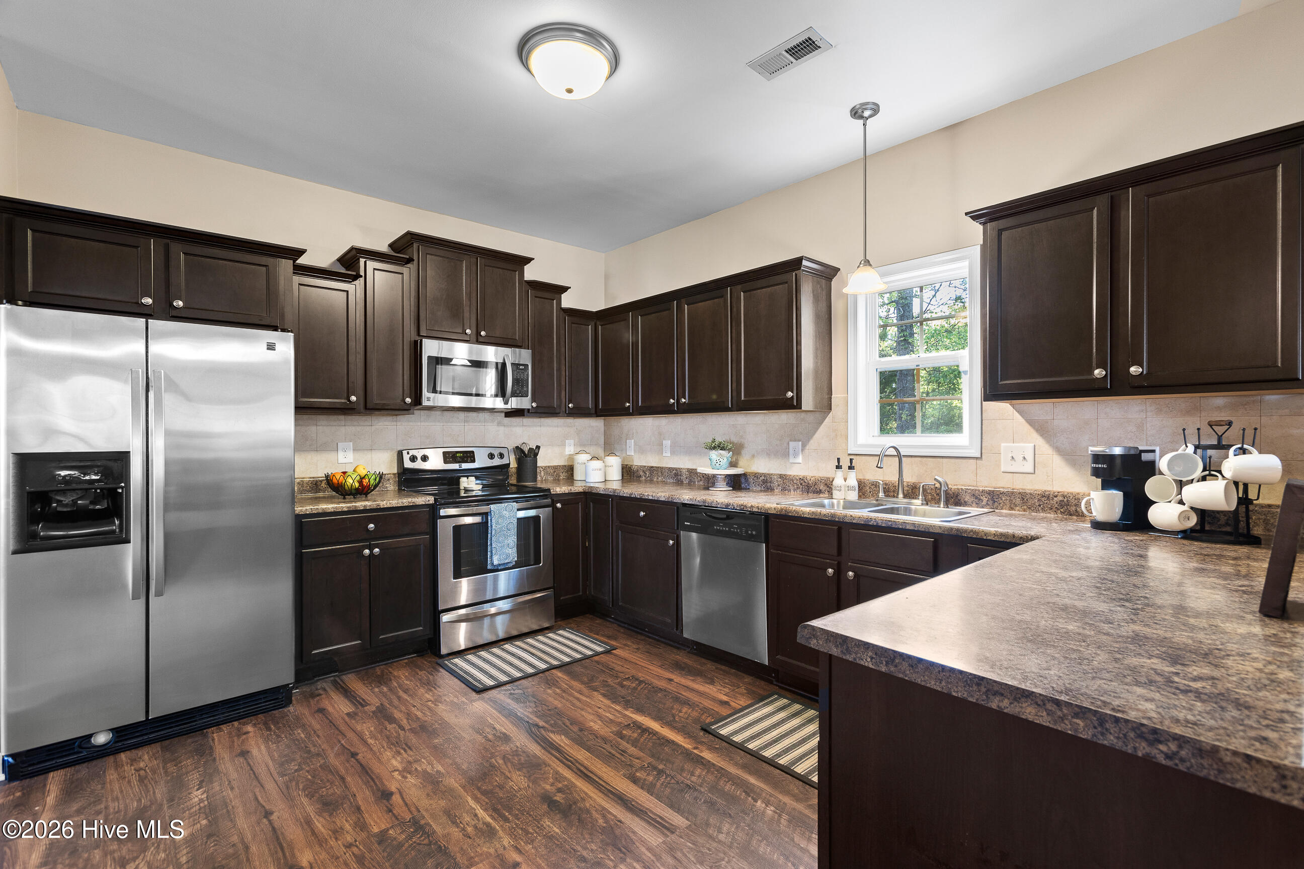 100567364 | Photo 11