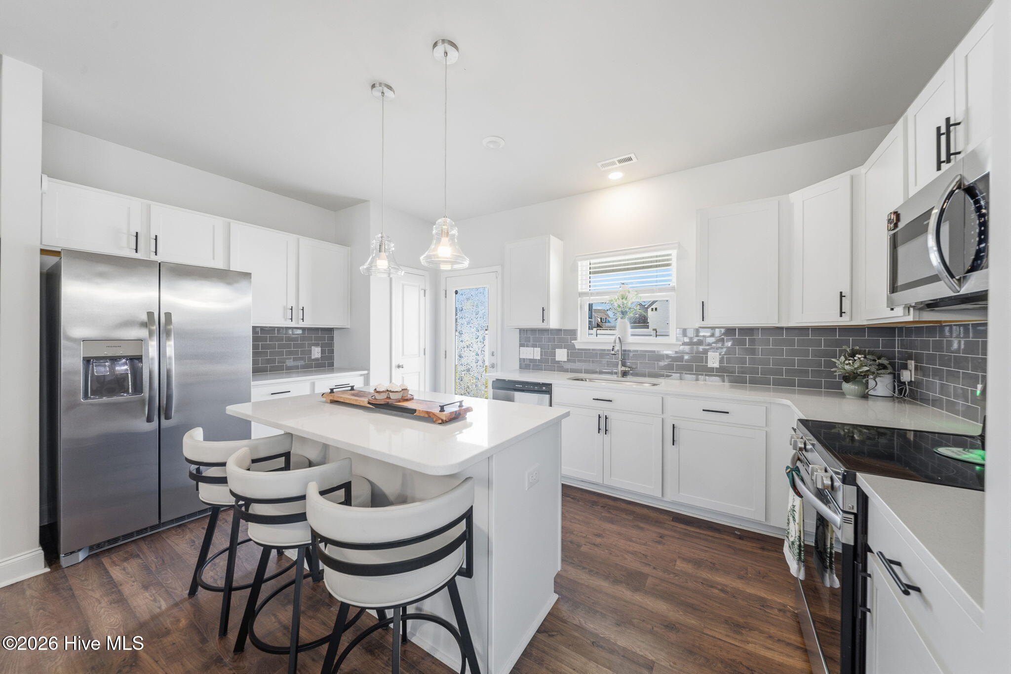 100566000 | Photo 15