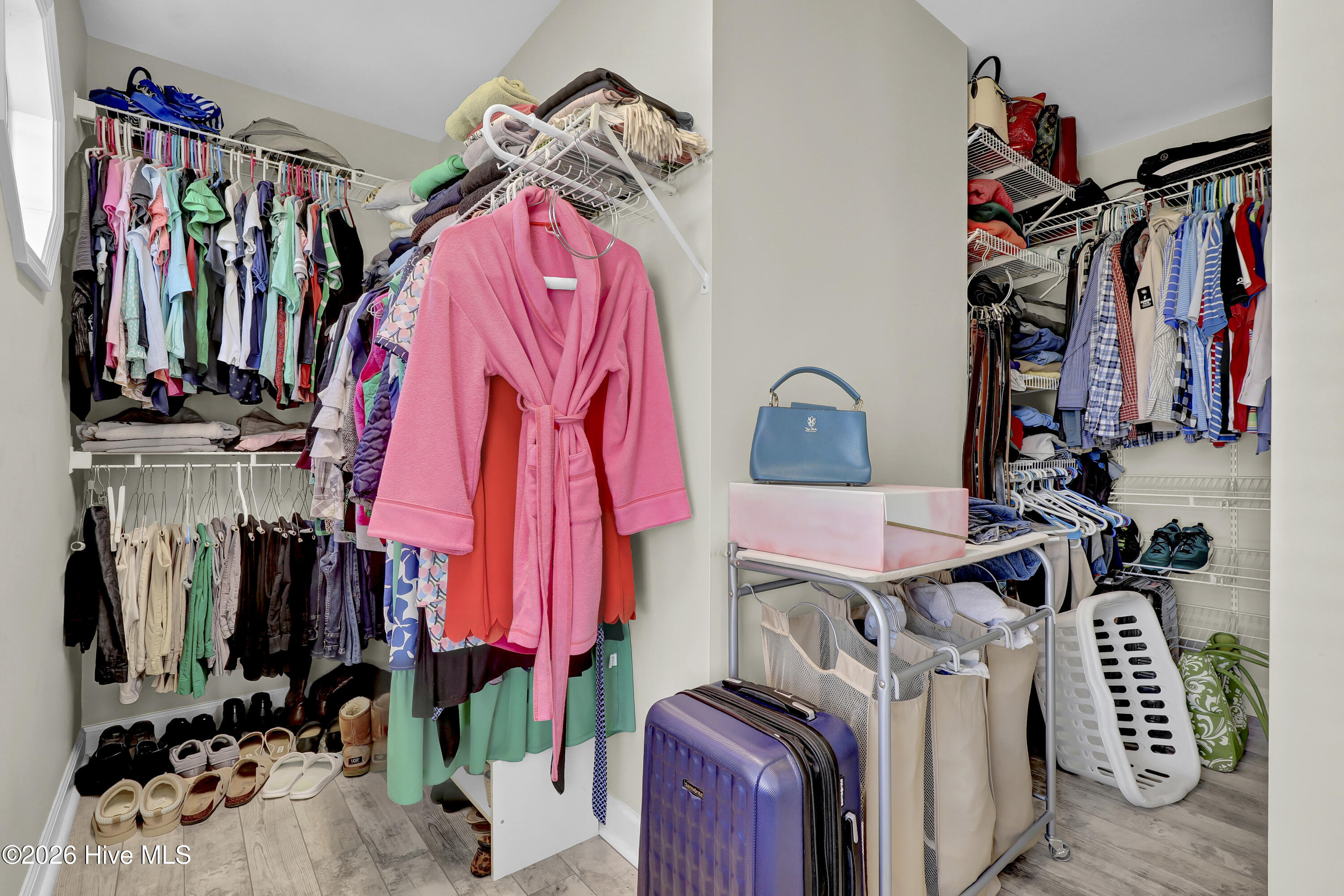 100558777 | Photo 20