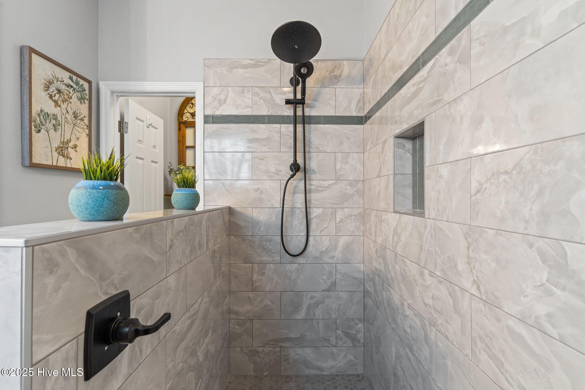 100543261 | Photo 24