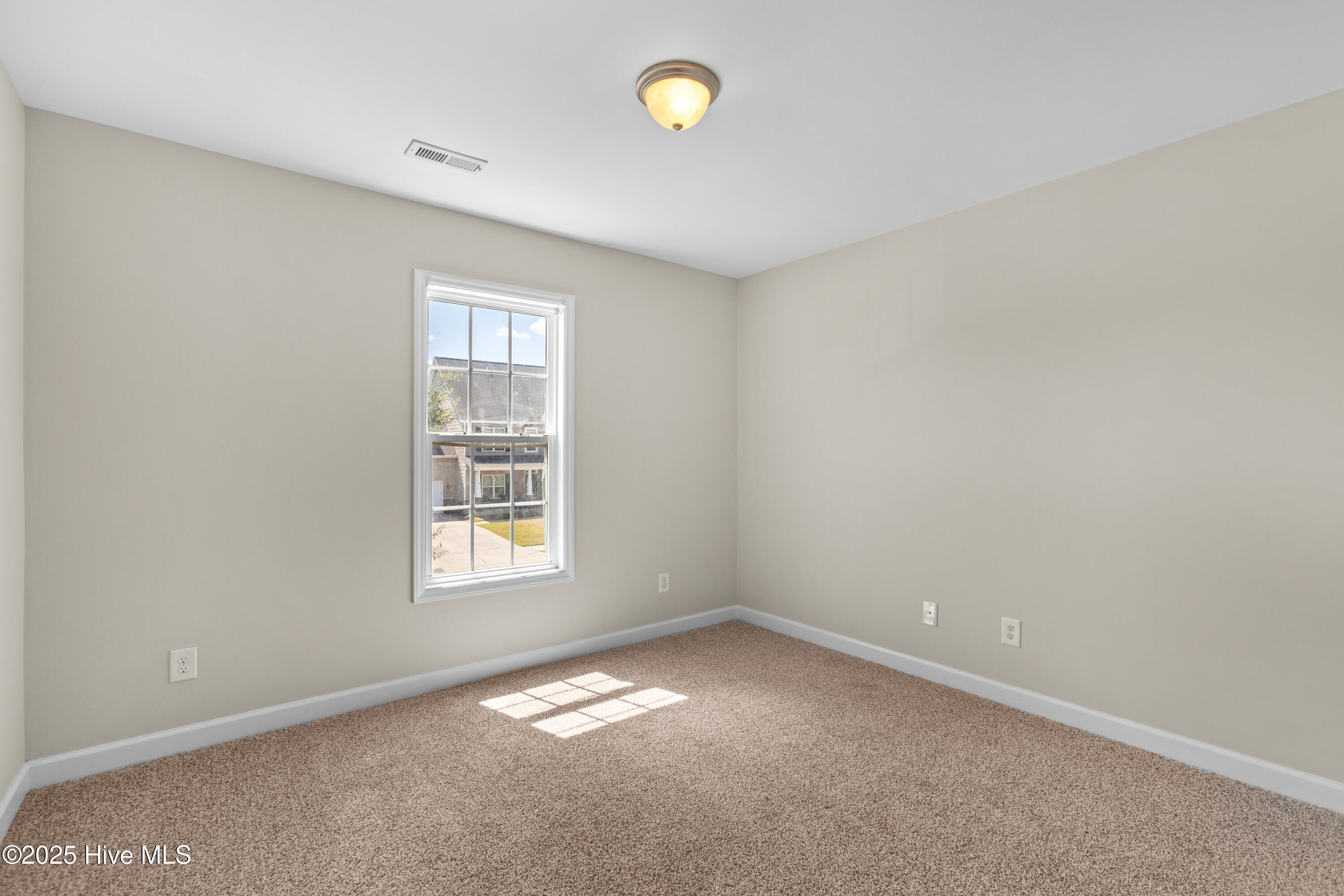 100534668 | Photo 28