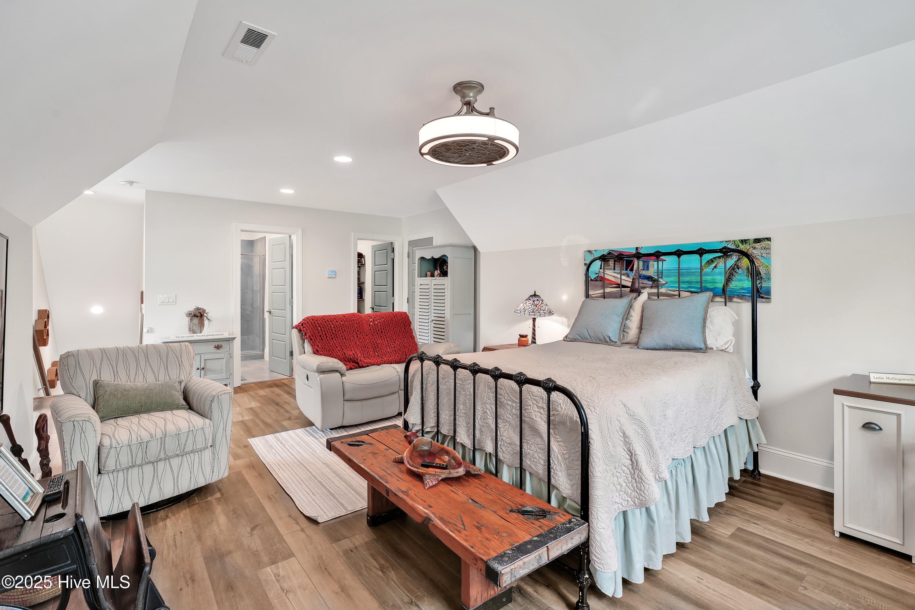 100508113 | Photo 27