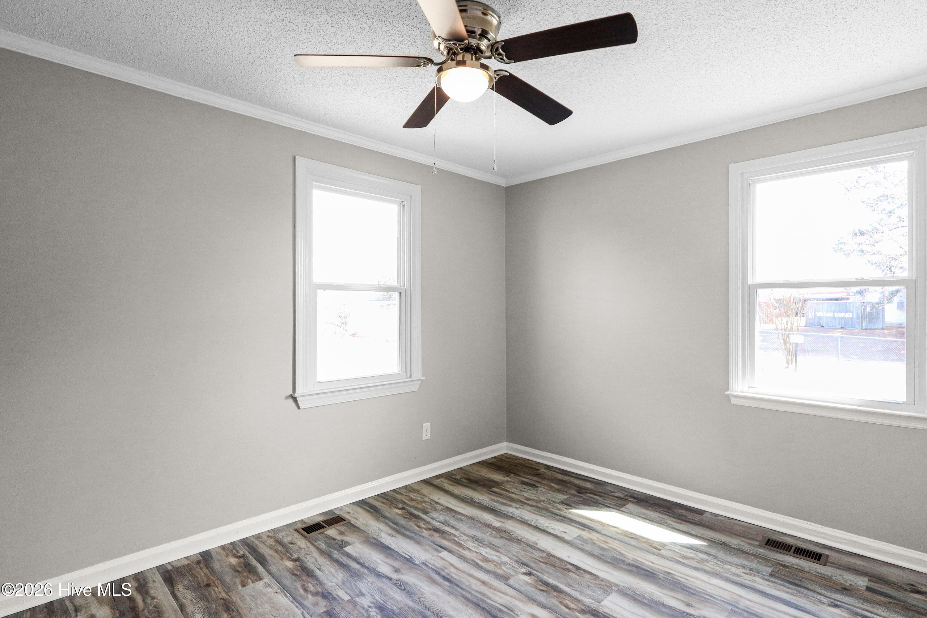 100558793 | Photo 19