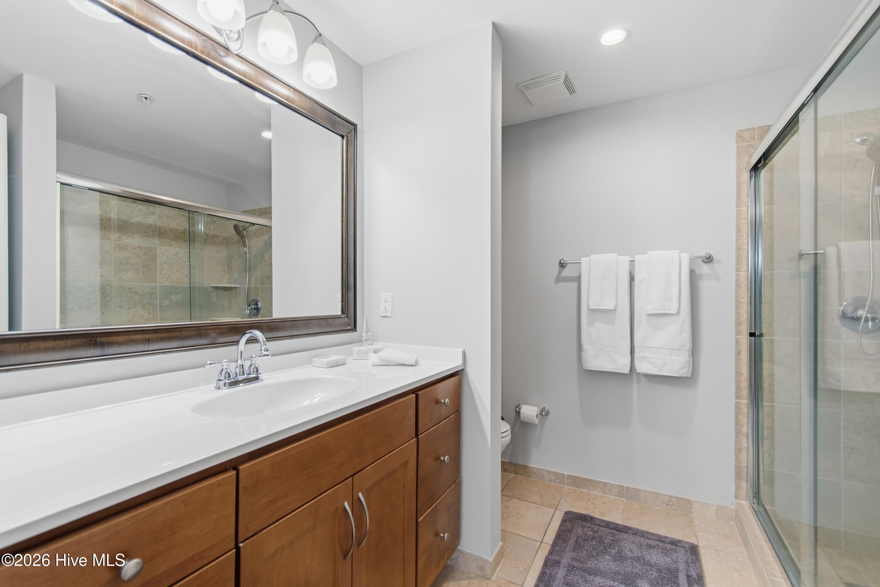 100551357 | Photo 28