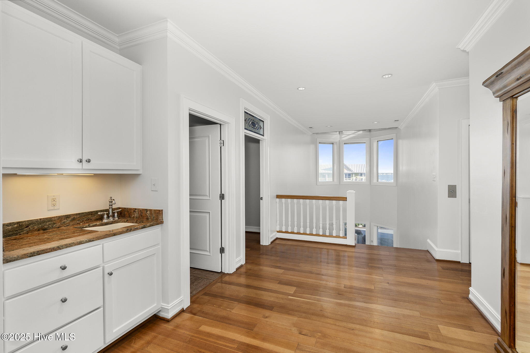 100498725 | Photo 55