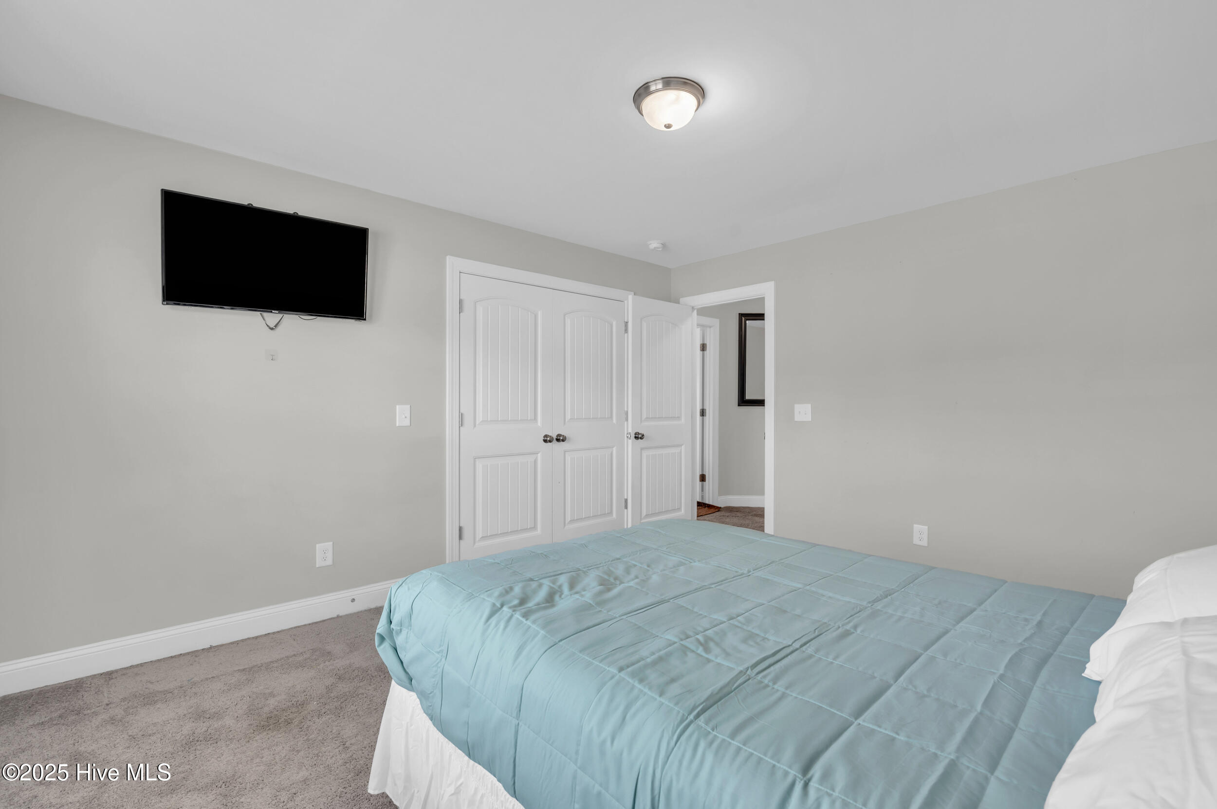 100530270 | Photo 38