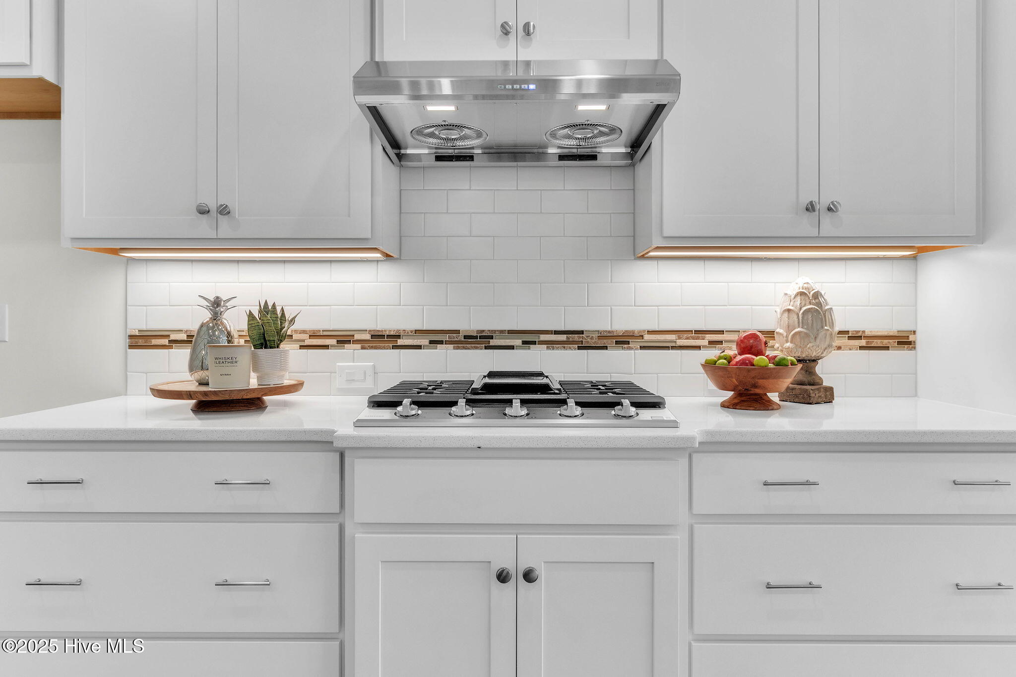 100567325 | Photo 17