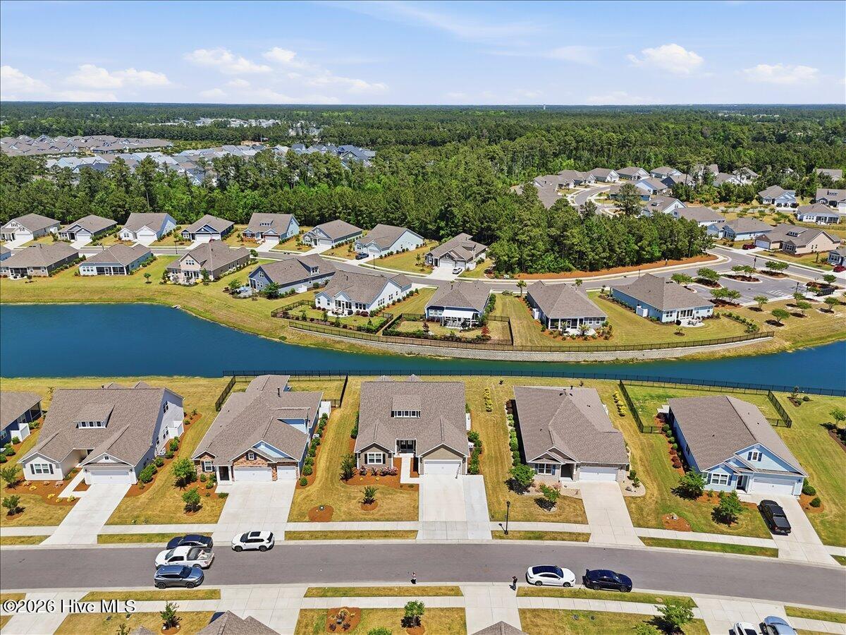 100569276 | Photo 61