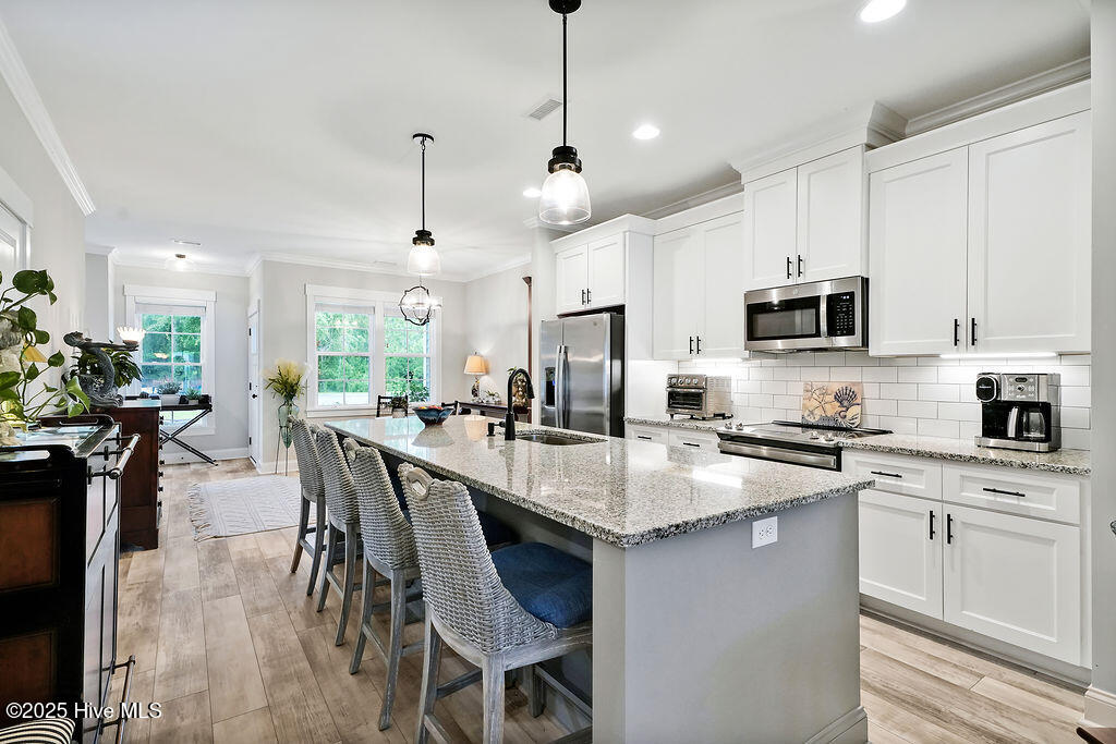 100514190 | Photo 14