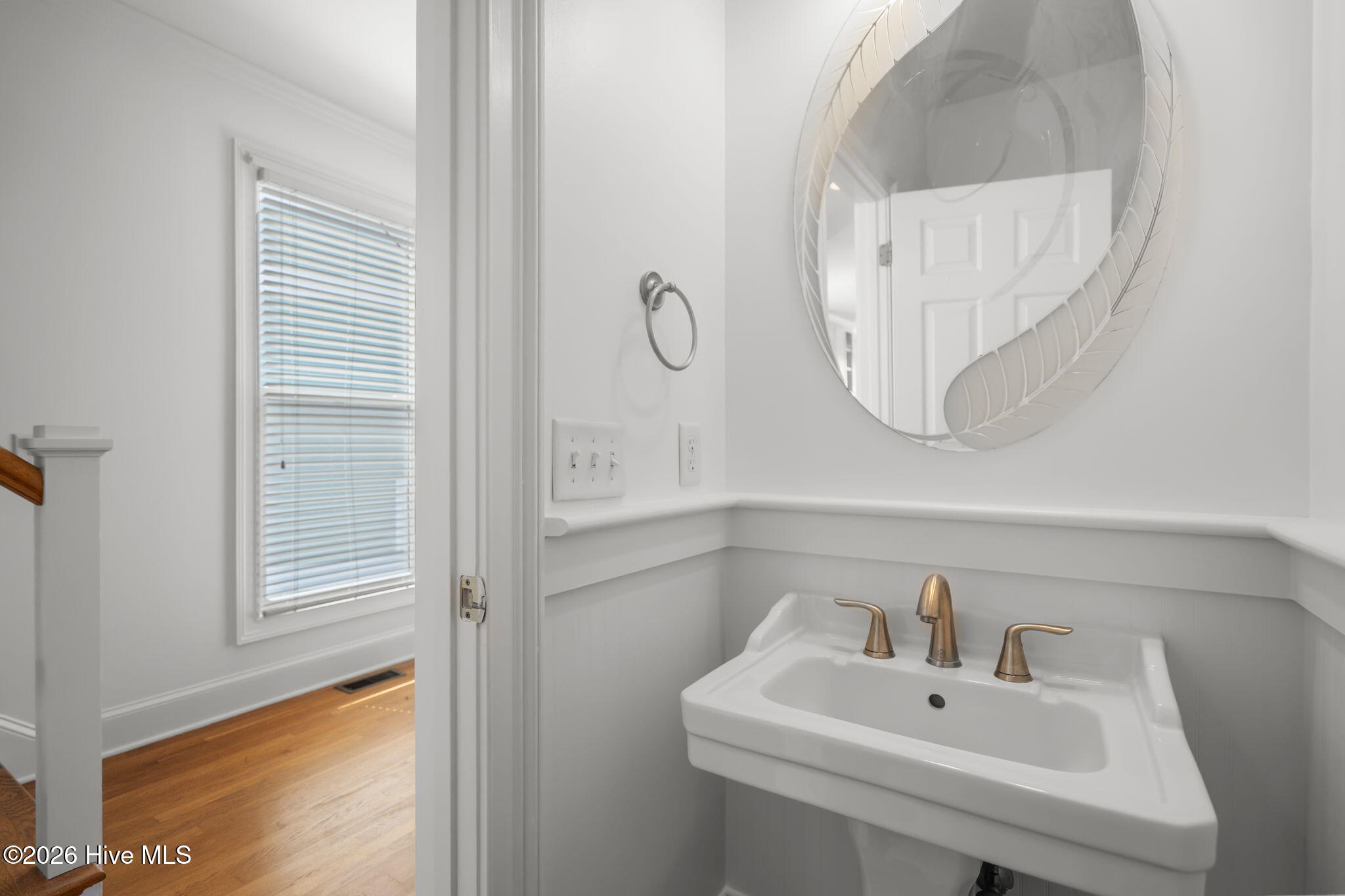 100560012 | Photo 26