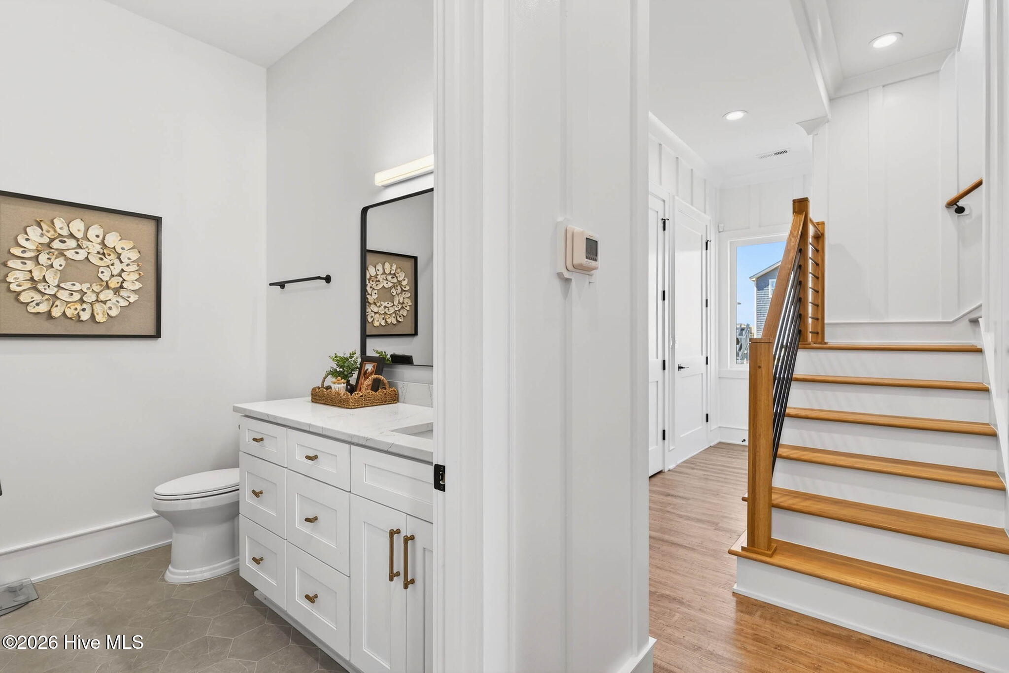 100565153 | Photo 50