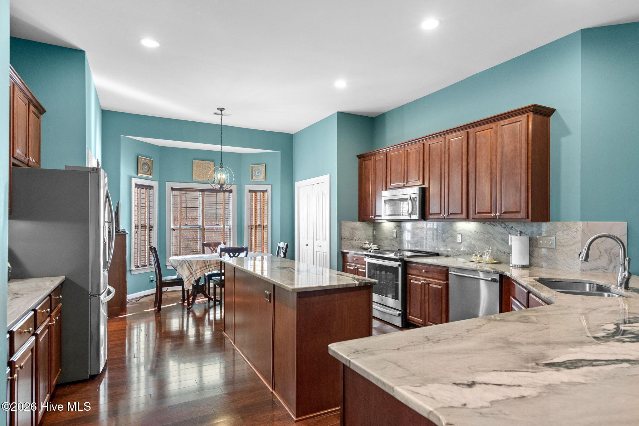 100546321 | Photo 14