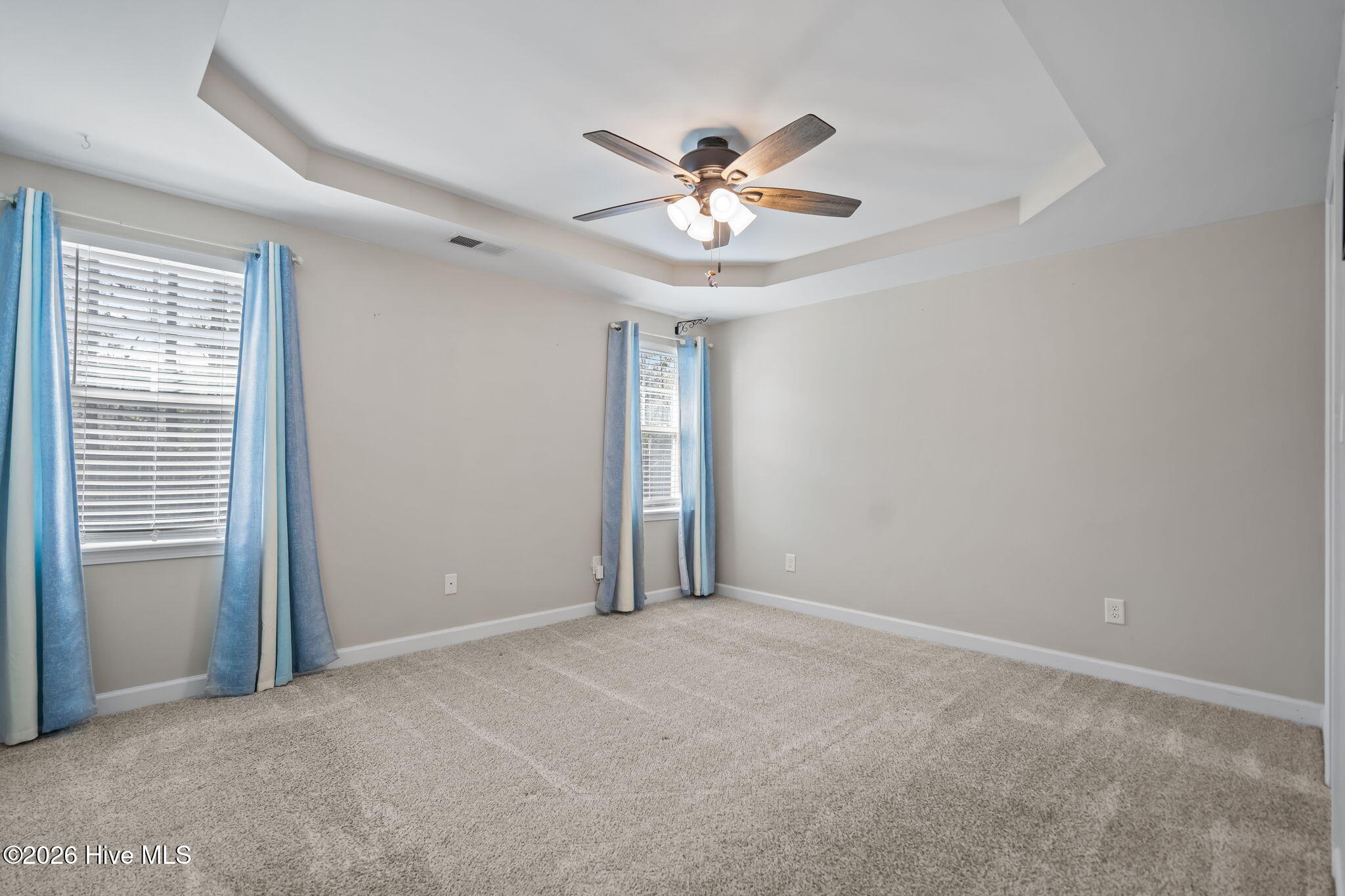 100561412 | Photo 17