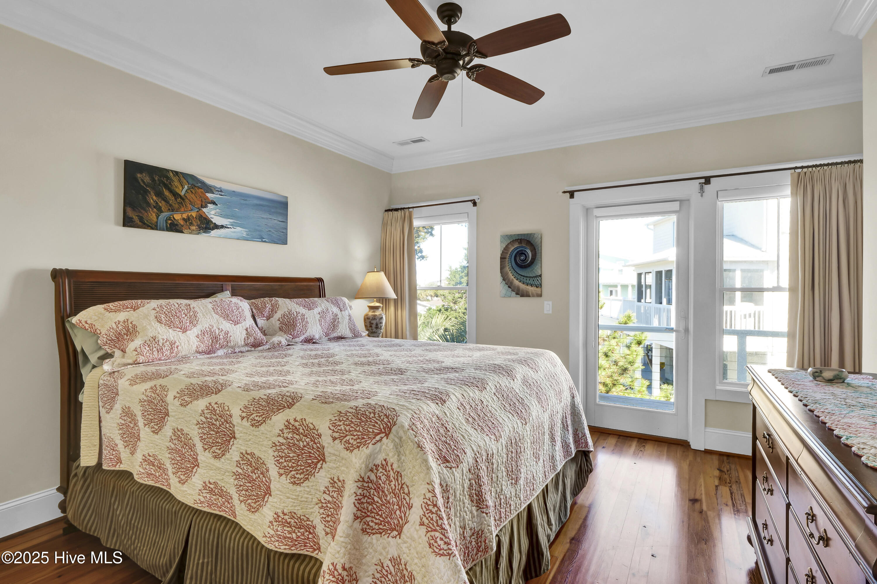 100553290 | Photo 12